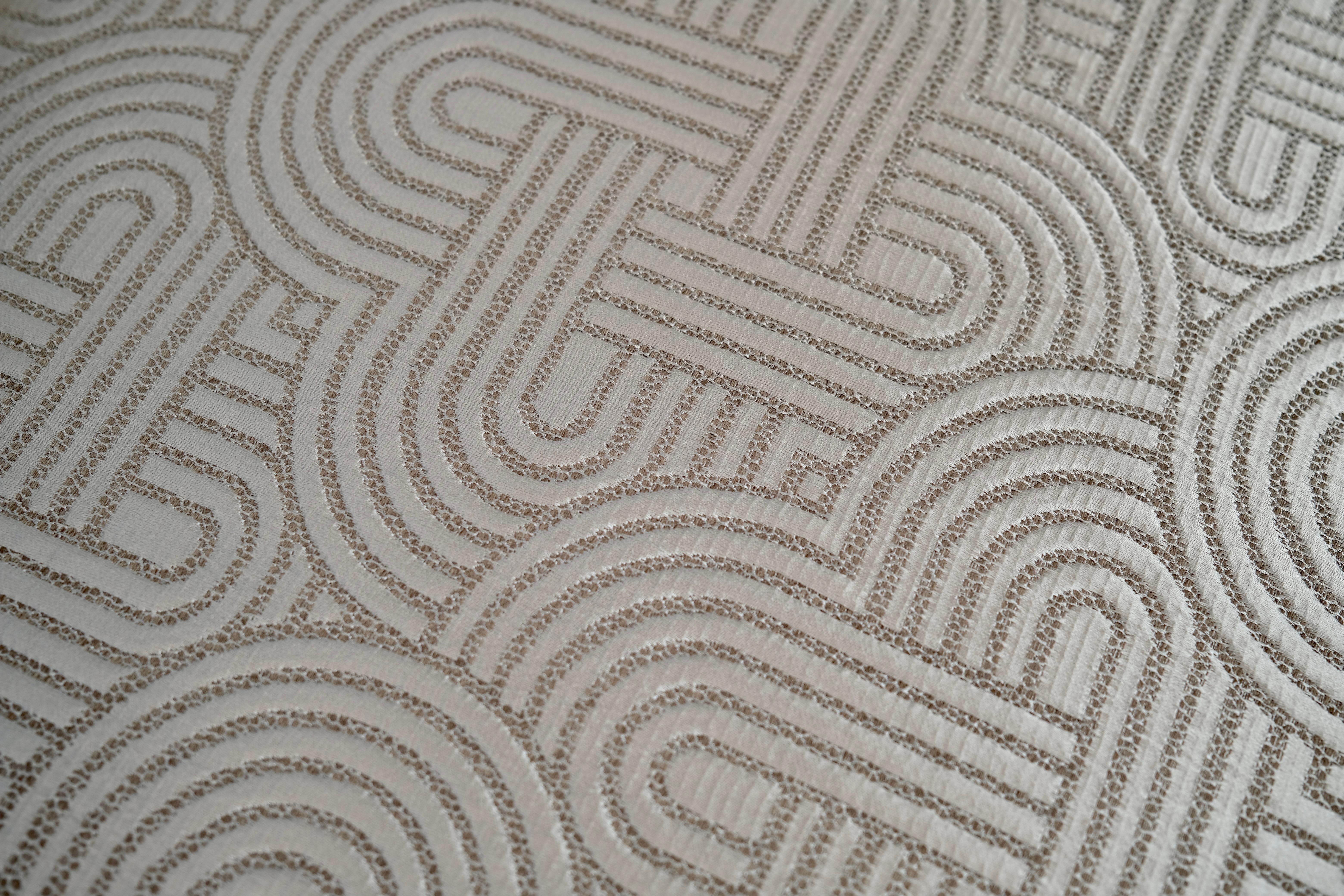 Silla Club Art Decó Francesa de Alto Brillo en Dorado y Marrón, Años 30 en venta 4