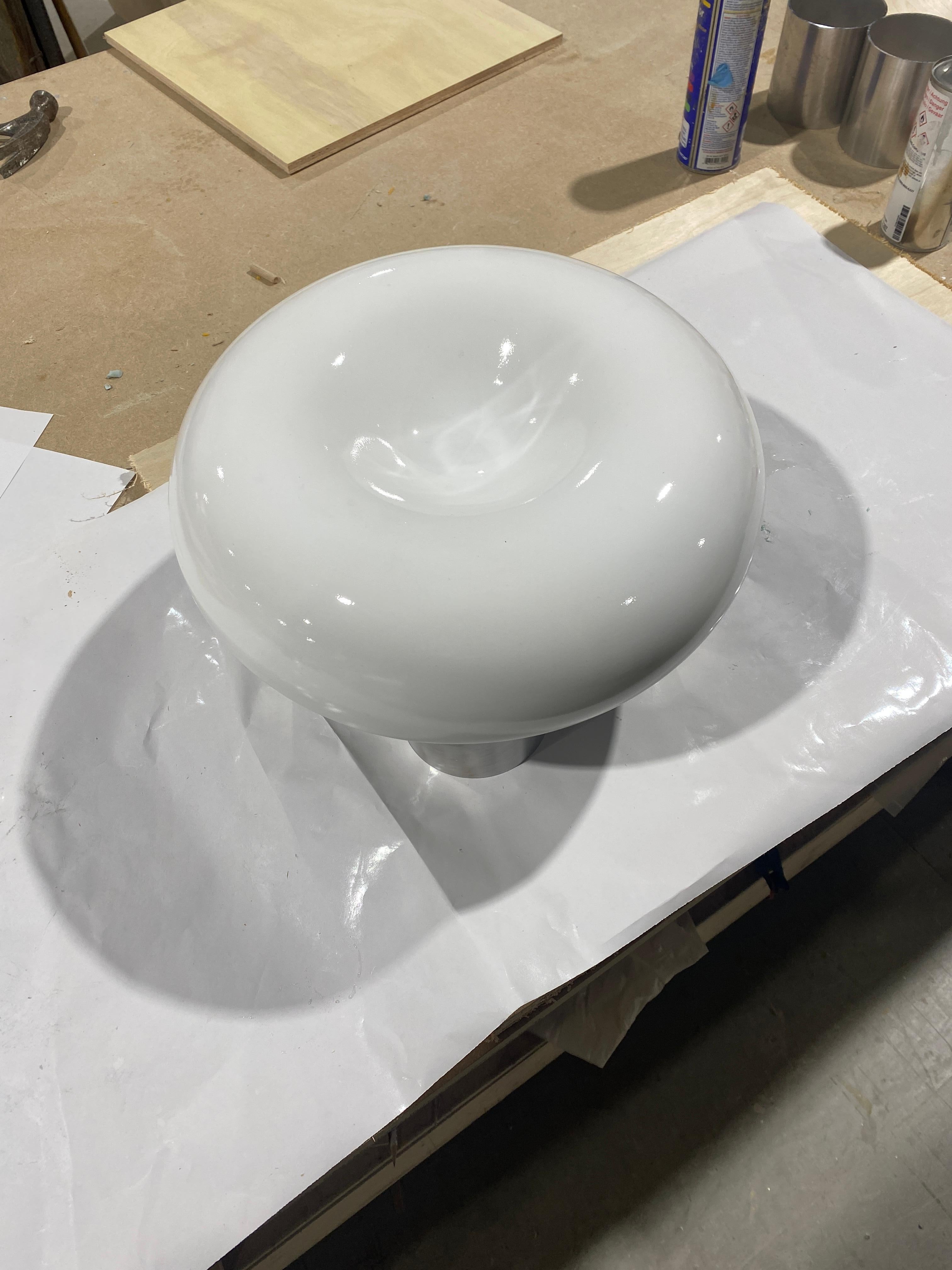 Sculpté à la main Vase et bol de table haut de gamme minimaliste et ludique en forme de nuage en vente