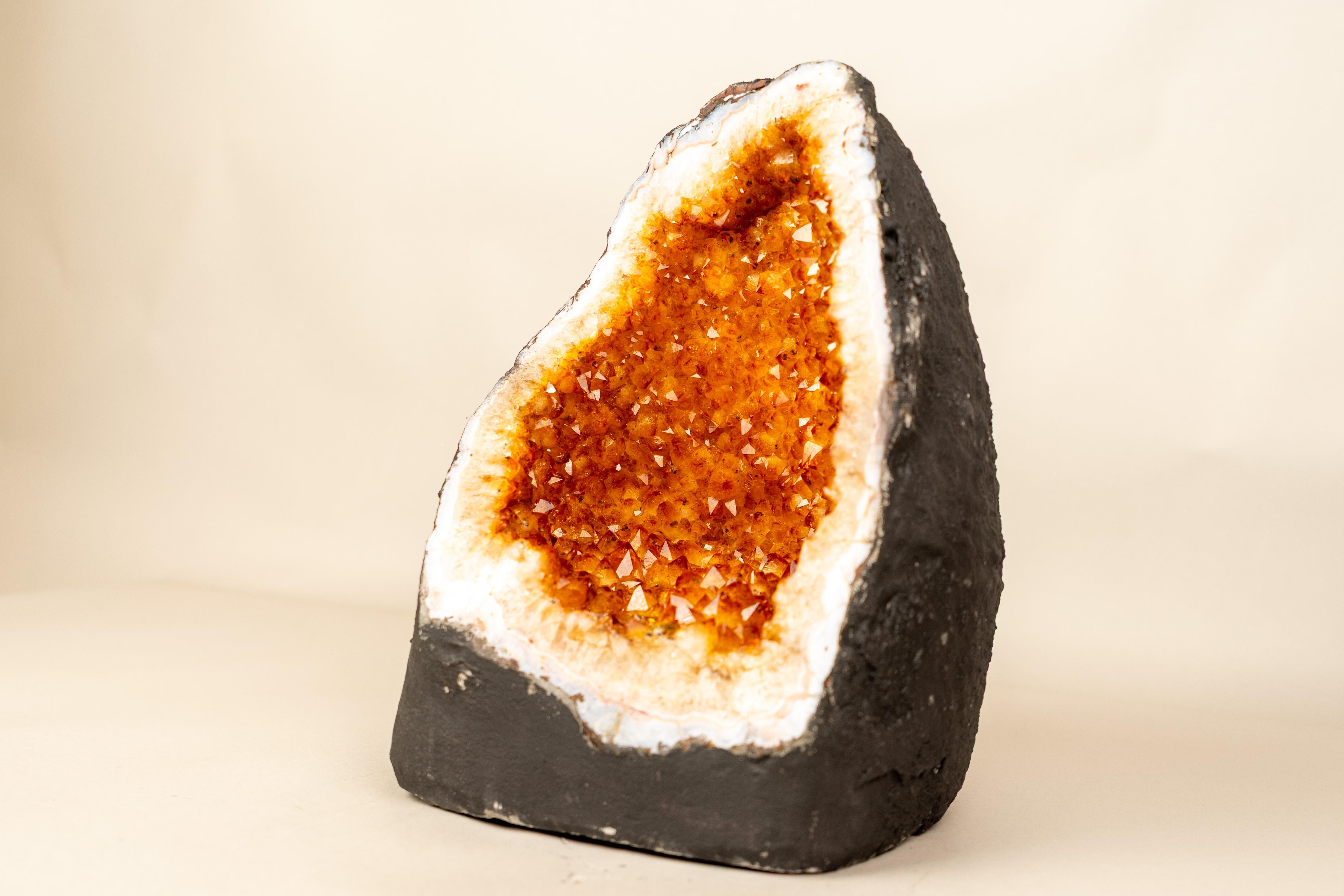 High-Grade Citrine Geode with Intense Orange Druzy In New Condition For Sale In Ametista Do Sul, BR