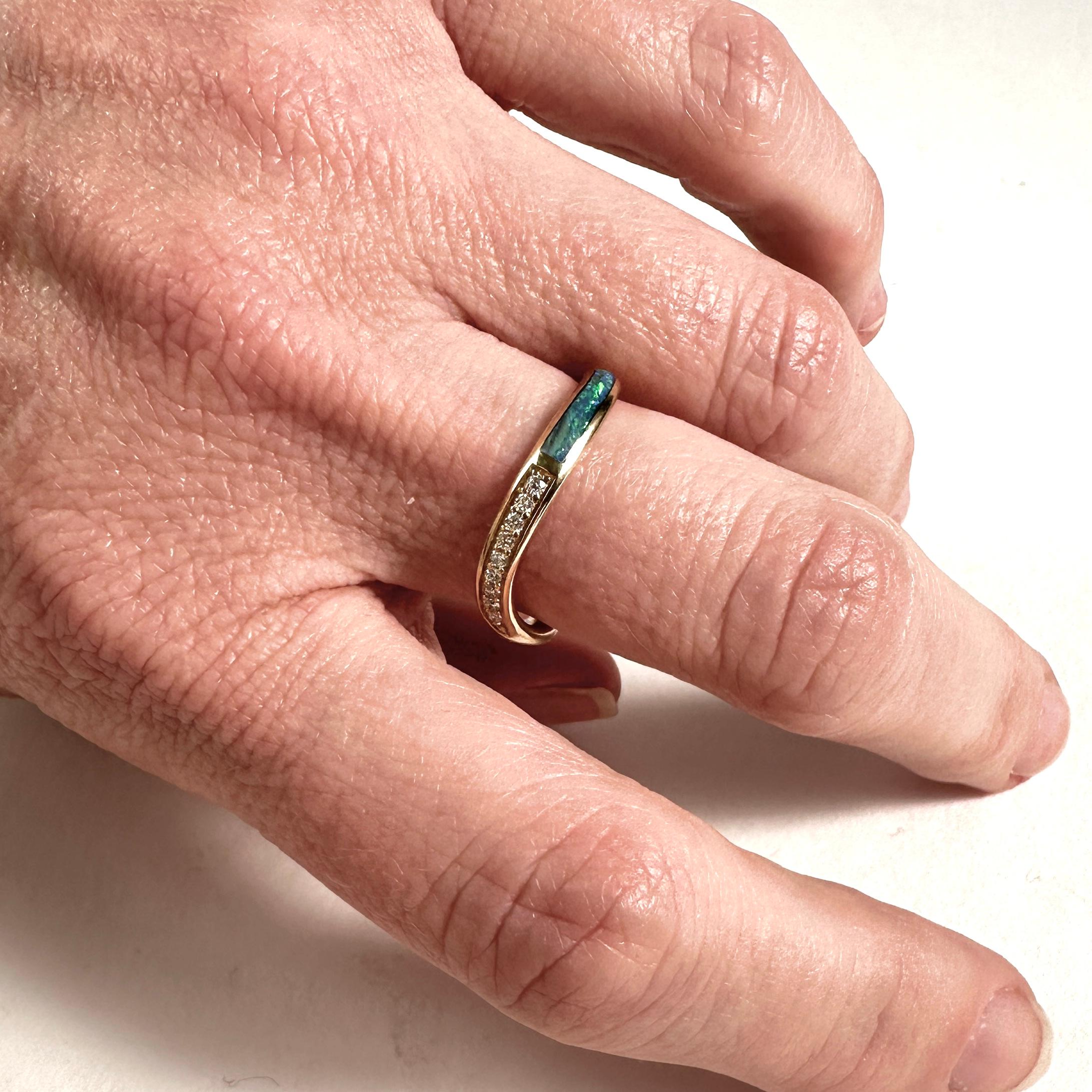 Anillo Apilador Ondulado de Diamantes de Ópalo Australiano de Cinco Estrellas de Oro Amarillo de 14kt en venta 2