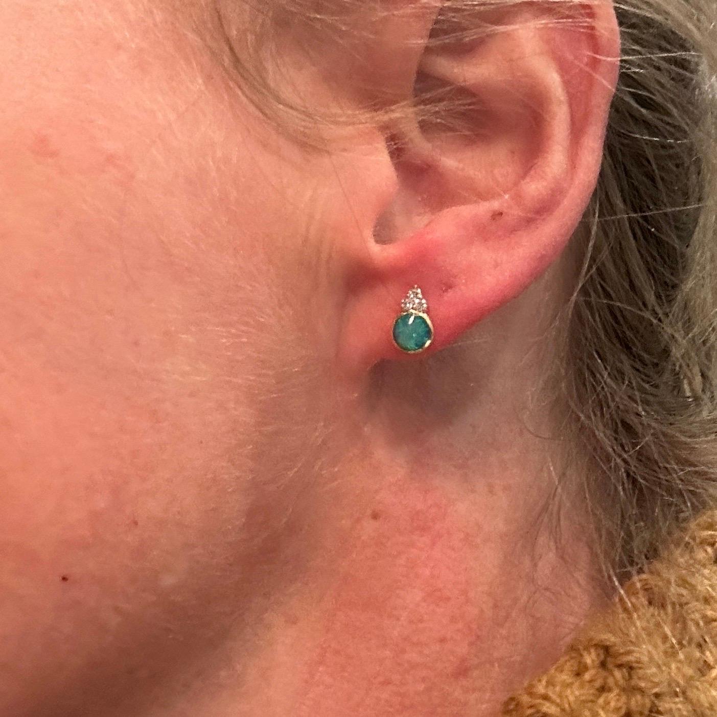 Boucles d'oreilles miniatures en opale et diamant de qualité supérieure (cinq étoiles) Neuf - En vente à Bozeman, MT