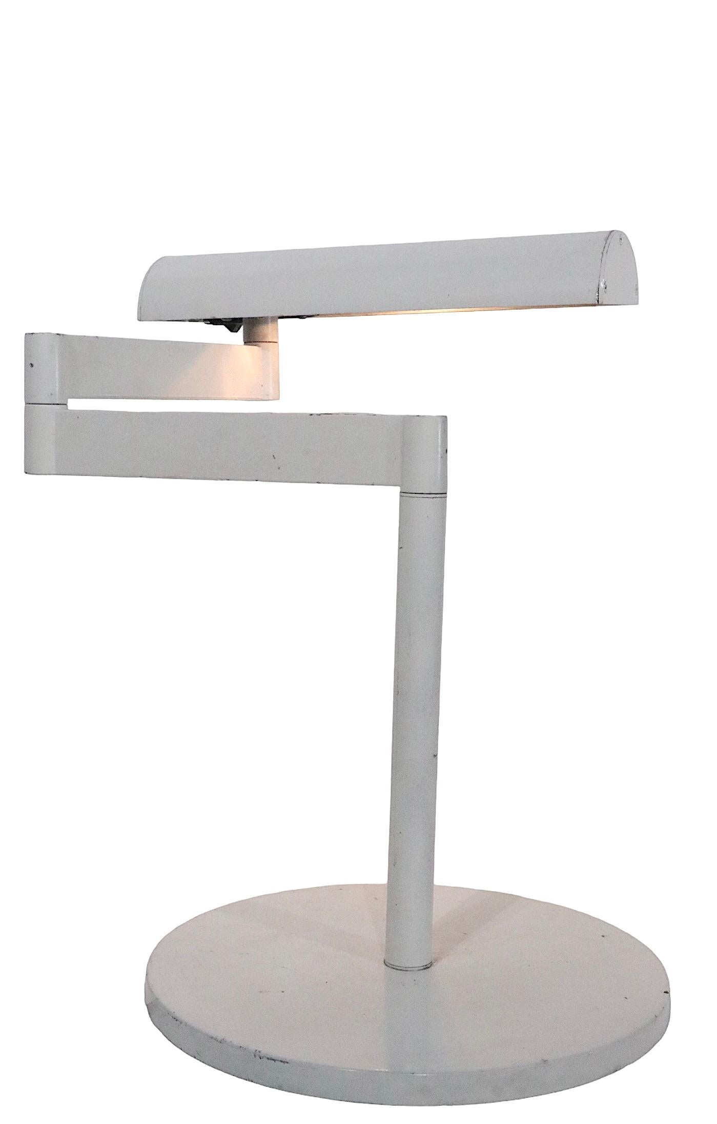 Lampe de bureau à bras flexible de haute qualité d'après Von Nessen  en vente 8