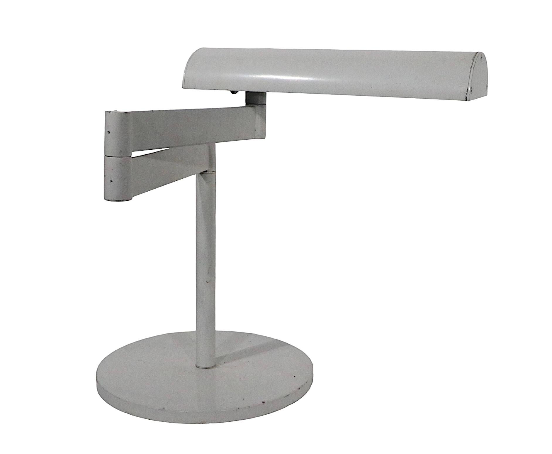 High Grade Flex Arm Desk Lamp After Von Nessen In Good Condition For Sale In New York, NY