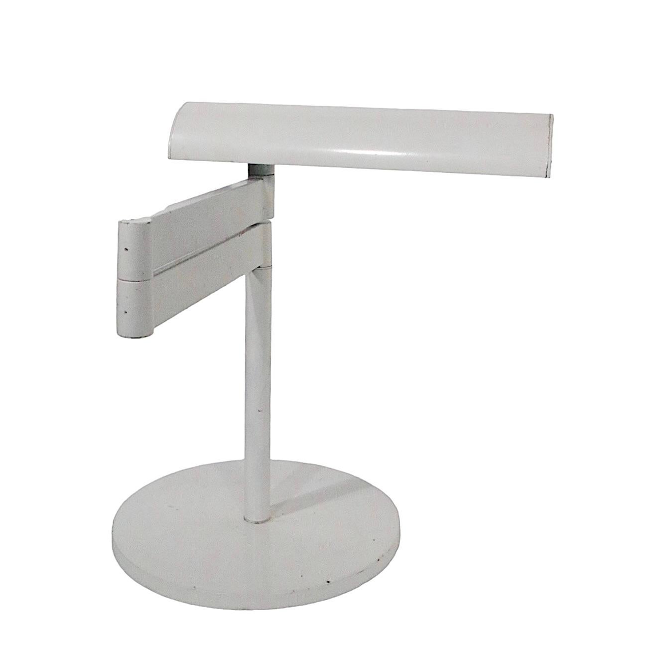 Métal Lampe de bureau à bras flexible de haute qualité d'après Von Nessen  en vente