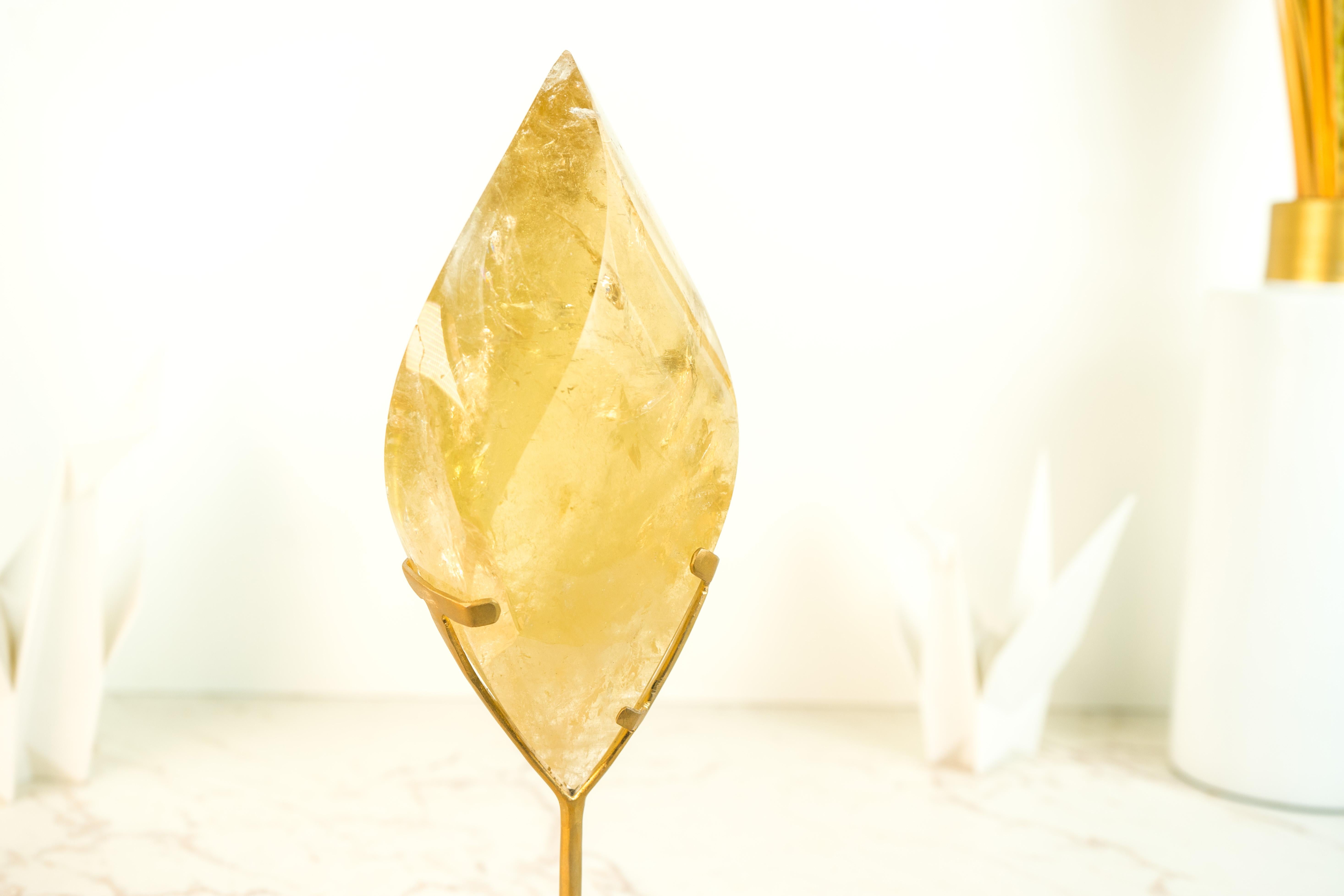Preciosa Llama de Cristal de Citrino Natural, una Escultura de Arte Natural

▫️ Descripción

Combinando un precioso color dorado anaranjado con un cristal de citrino transparente de alta calidad, esta llama de citrino de color natural está lista