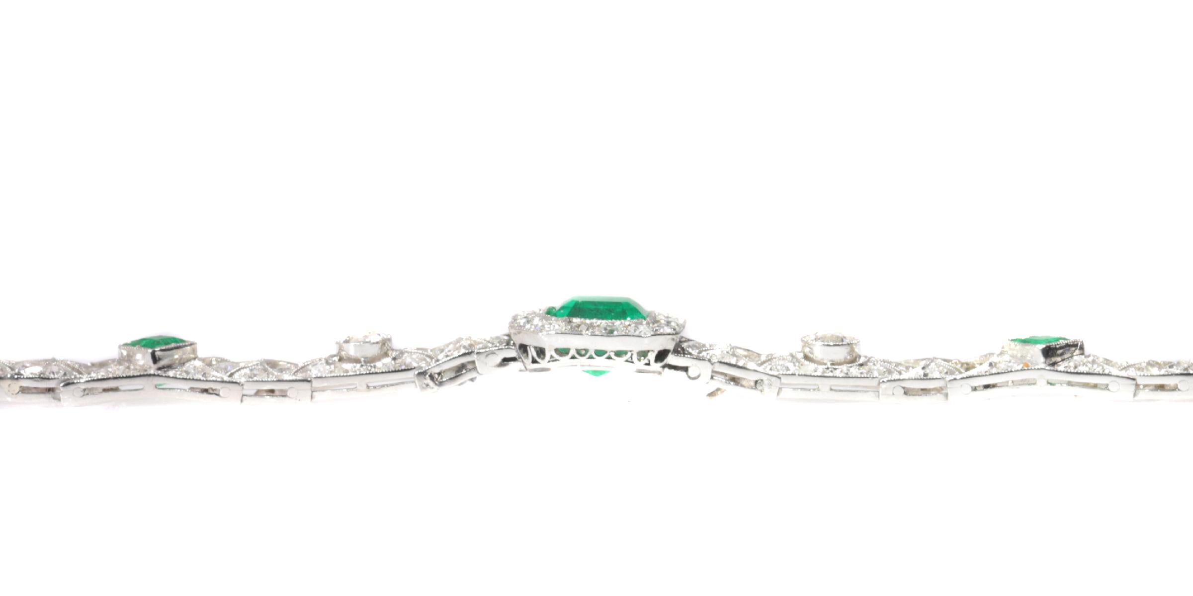 High Quality Platinum Art Deco Bracelet with 140 Diamonds and Natural Emeralds For Sale 6