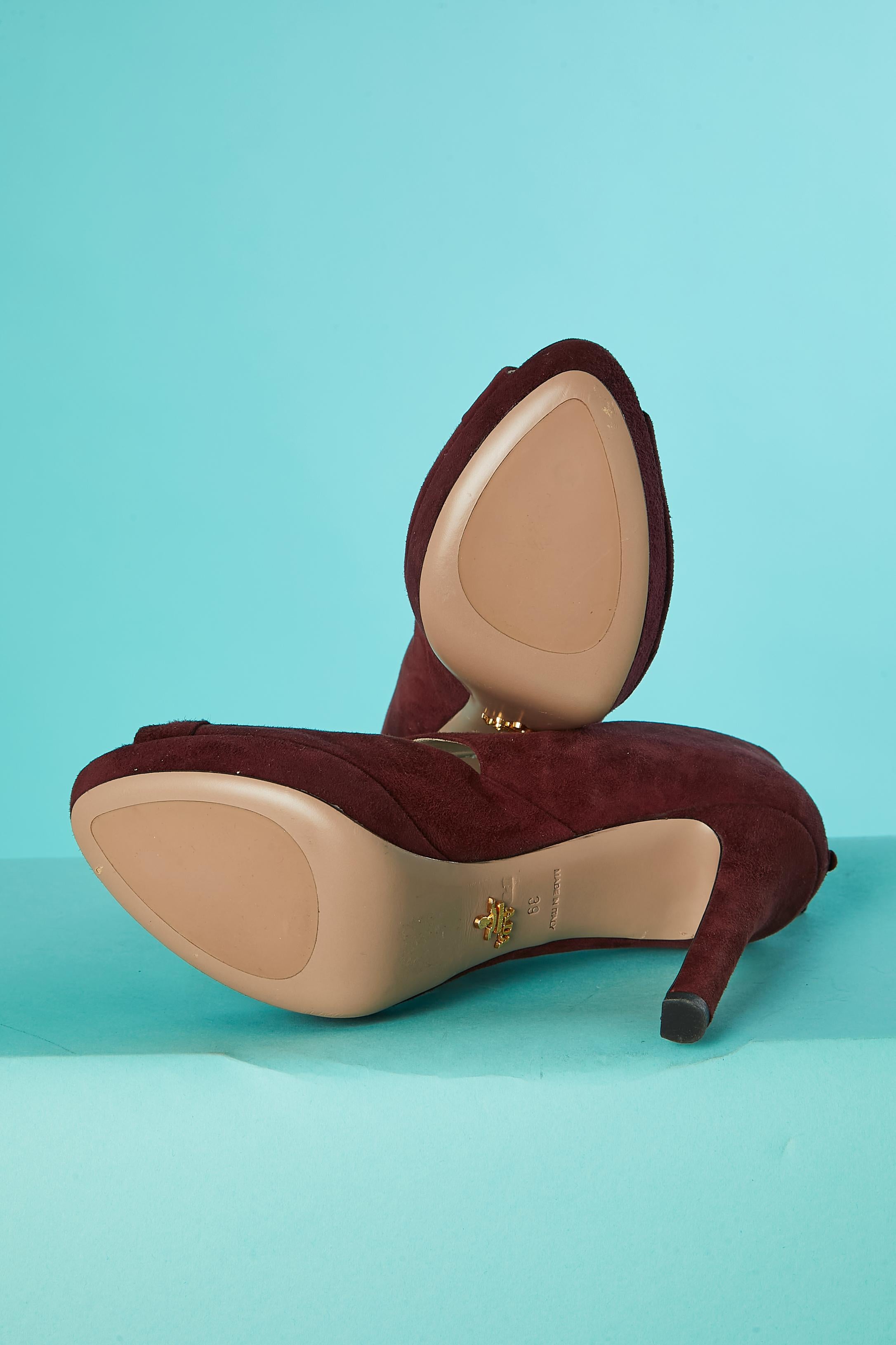 Women's High heels sandals in burgundy suede with cut-work PRADA  For Sale