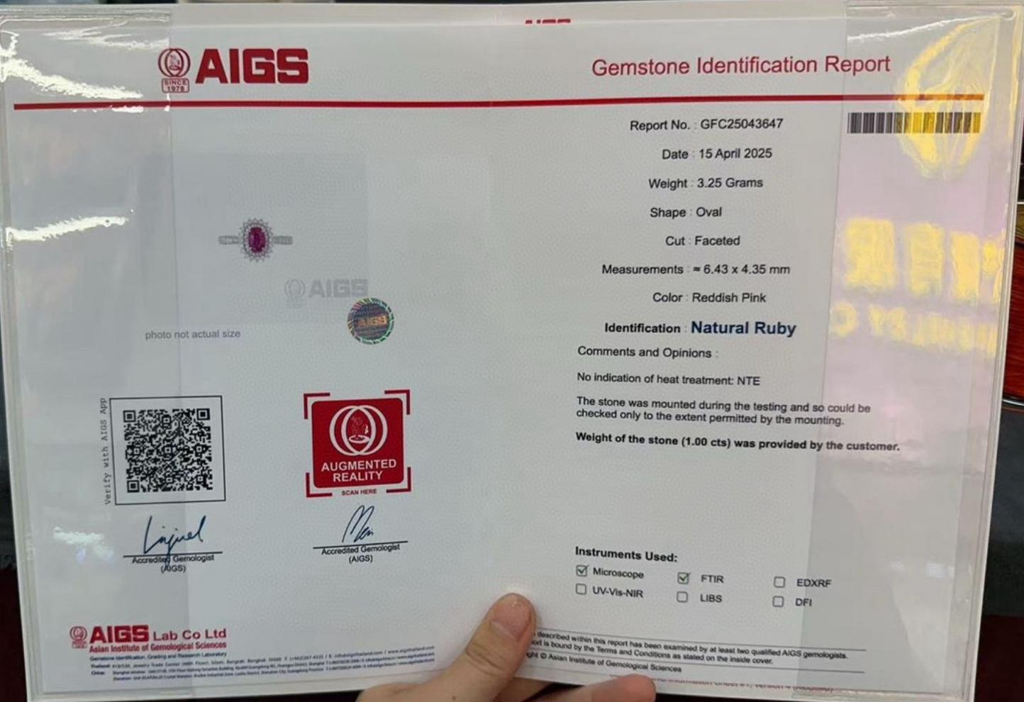 Anello con diamanti in oro 18 carati con certificato AIGS da 1 centesimo di rubino non riscaldato In condizioni Nuovo in vendita a Kowloon, HK