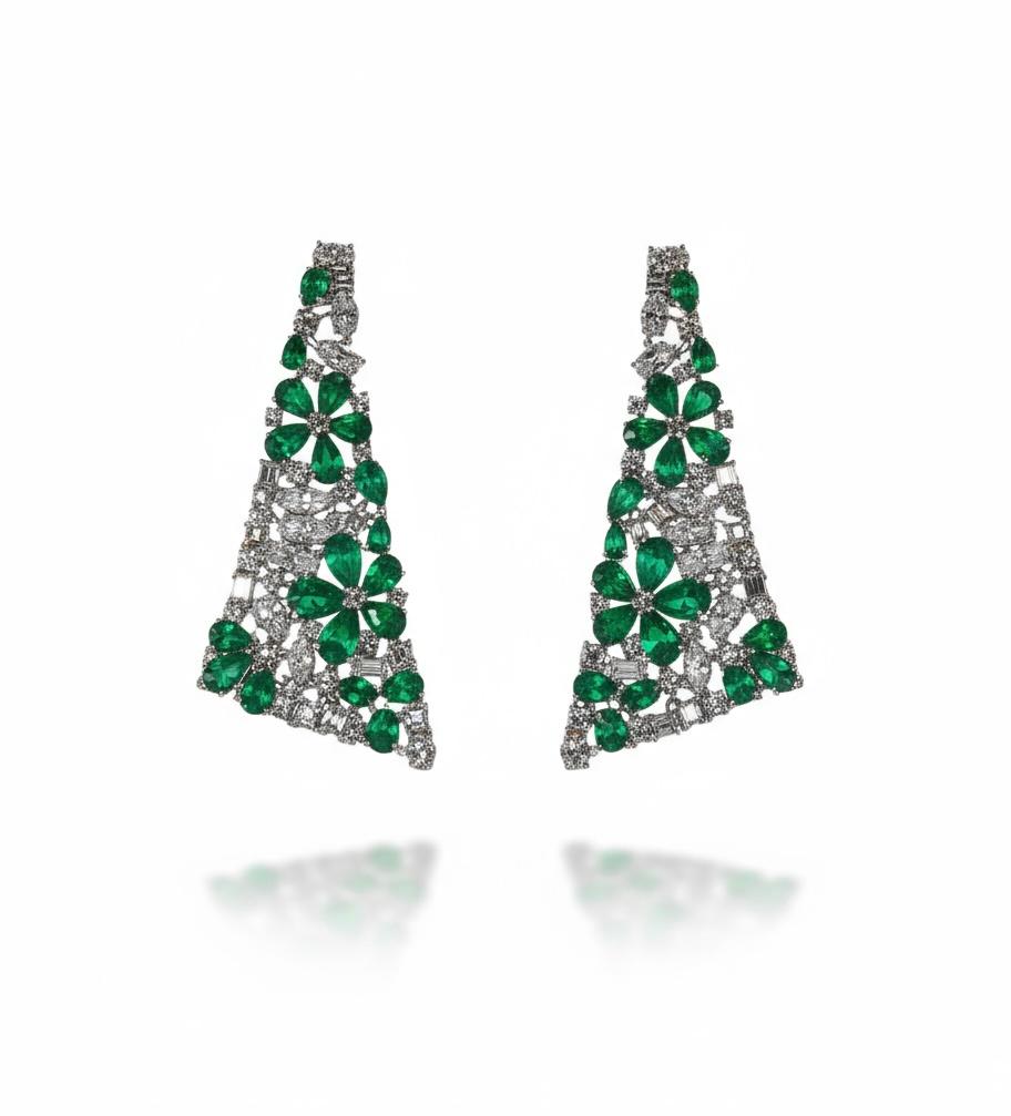Haute Joaillerie Emeraude de Colombie et Diamant Boucle d'Oreille Chandelier 18K 33ct en vente 1