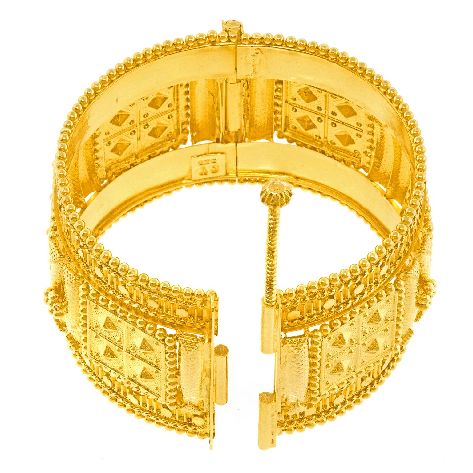Bracelet large en or à haute teneur en carats en vente 7