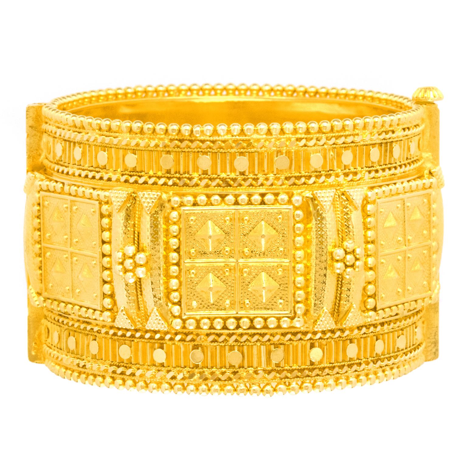 High-Karat Wide Gold Bangle In Excellent Condition For Sale In Litchfield, CT