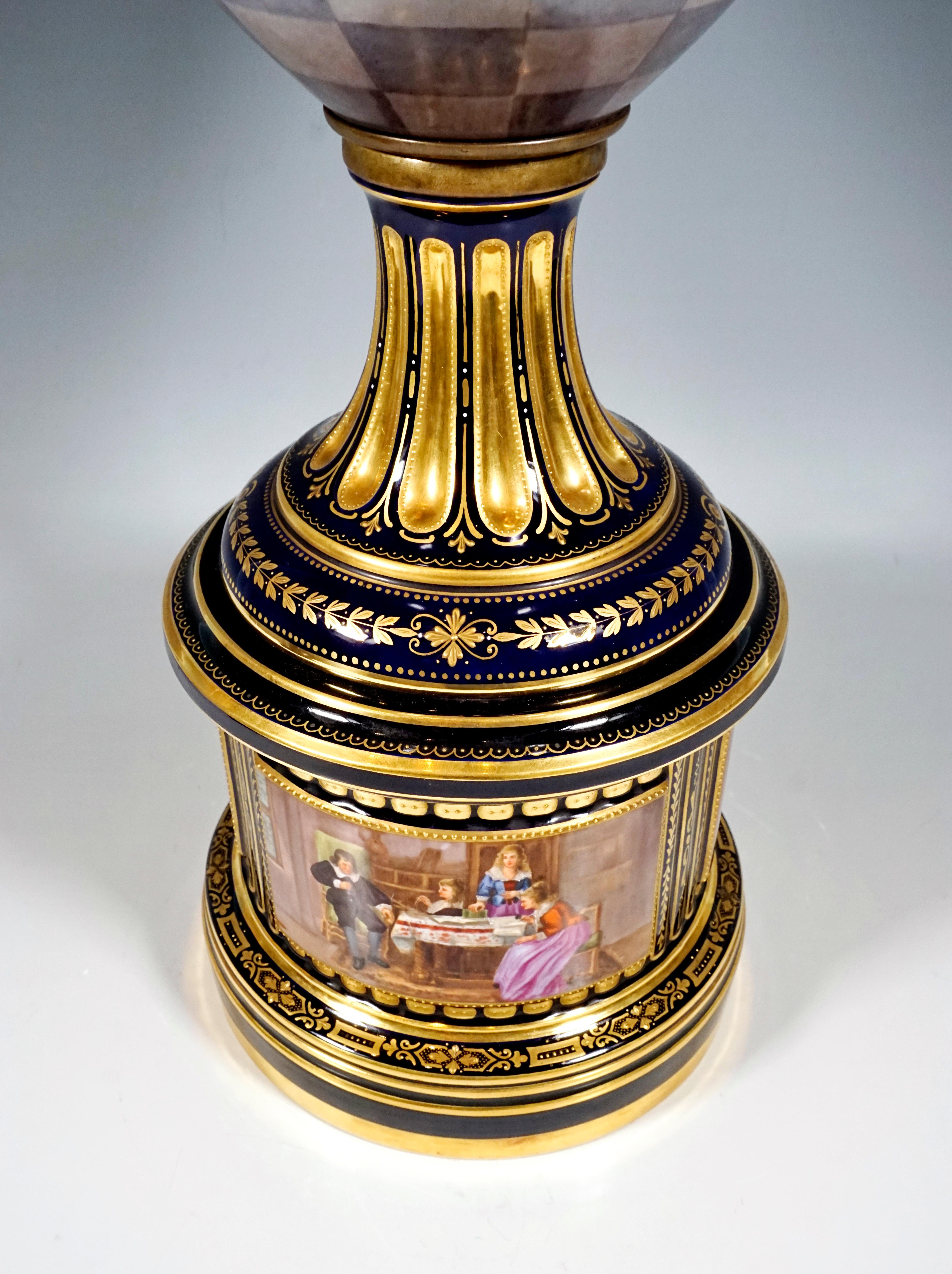 Hohe Porzellanvase mit Deckel der KPM Berlin mit bunt bemalter Landschaft um 1918 (Handbemalt)