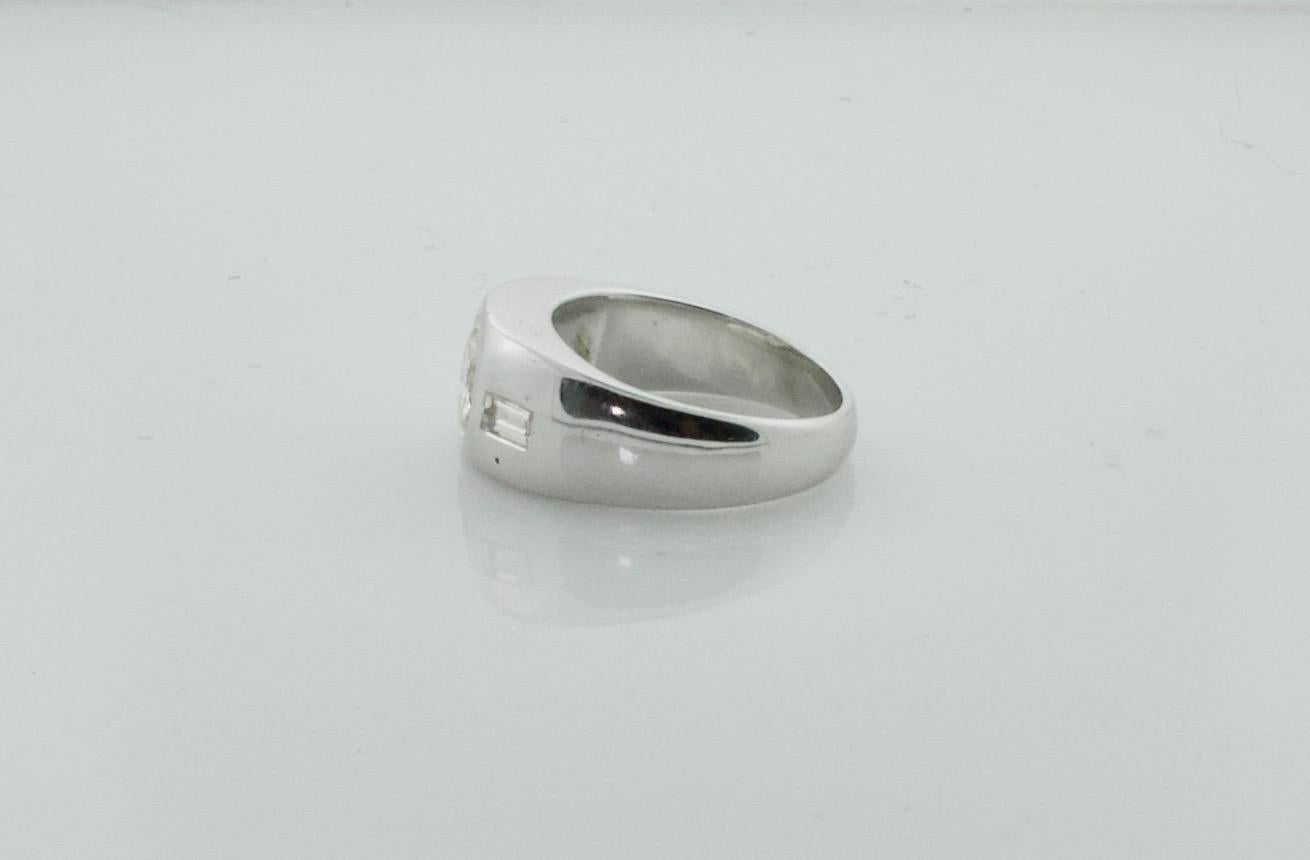 High Low Transitional Cut Diamond Ring in Platinum, circa 1940s In Good Condition For Sale In Wailea, HI
