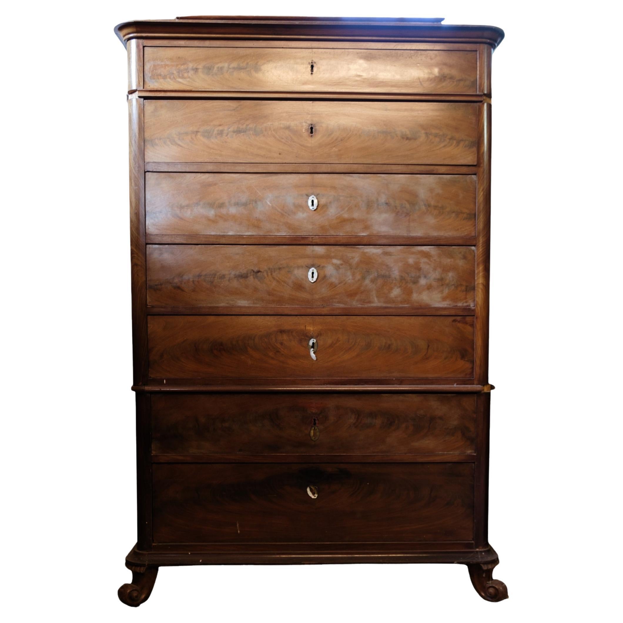 High mahogany chest of drawers from around the 1840s For Sale