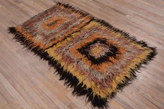 High Pile Shag Tulu in Square Bordered Pattern