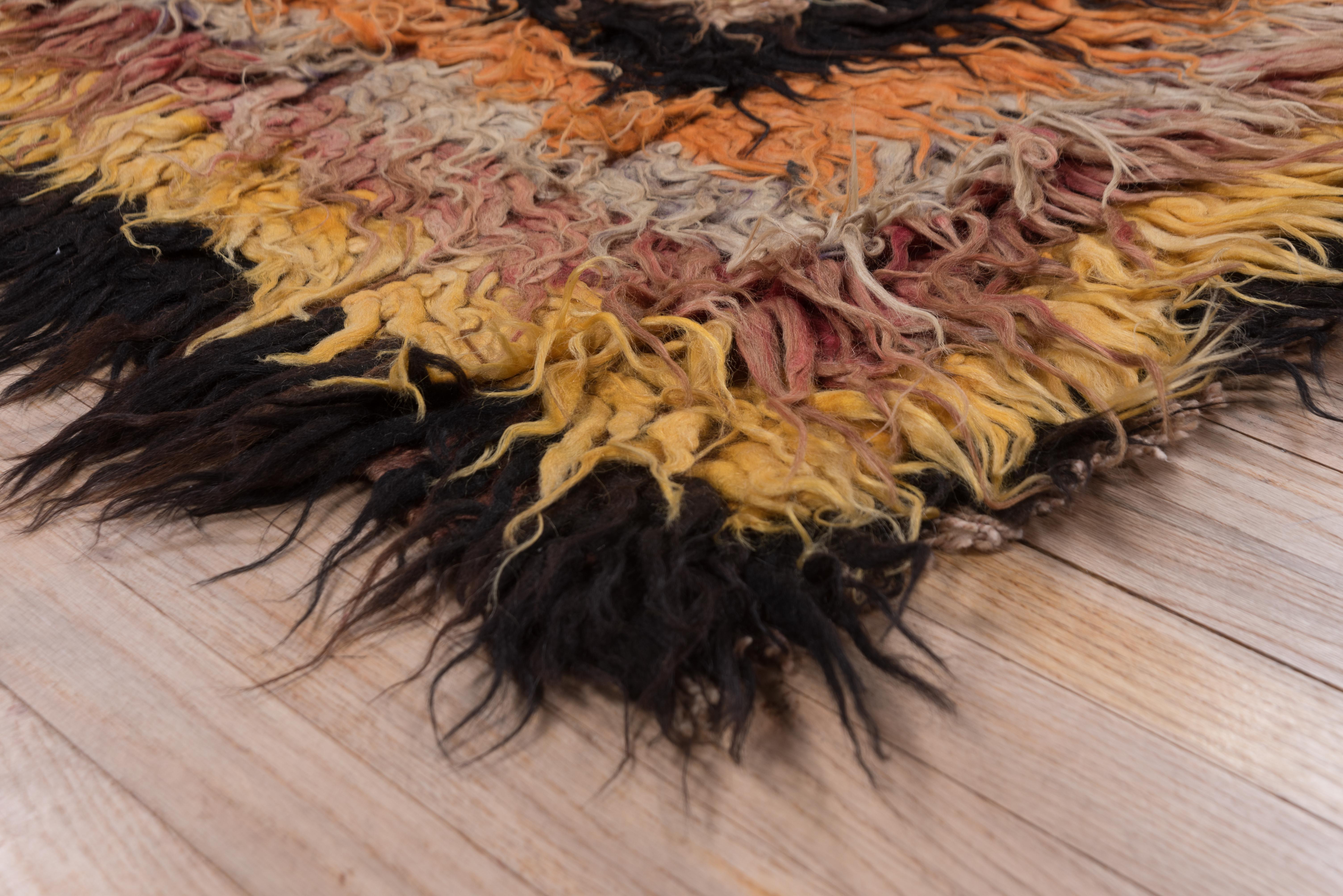 Tulu Shag à poils hauts avec motif à bordures carrées Bon état - En vente à New York, NY