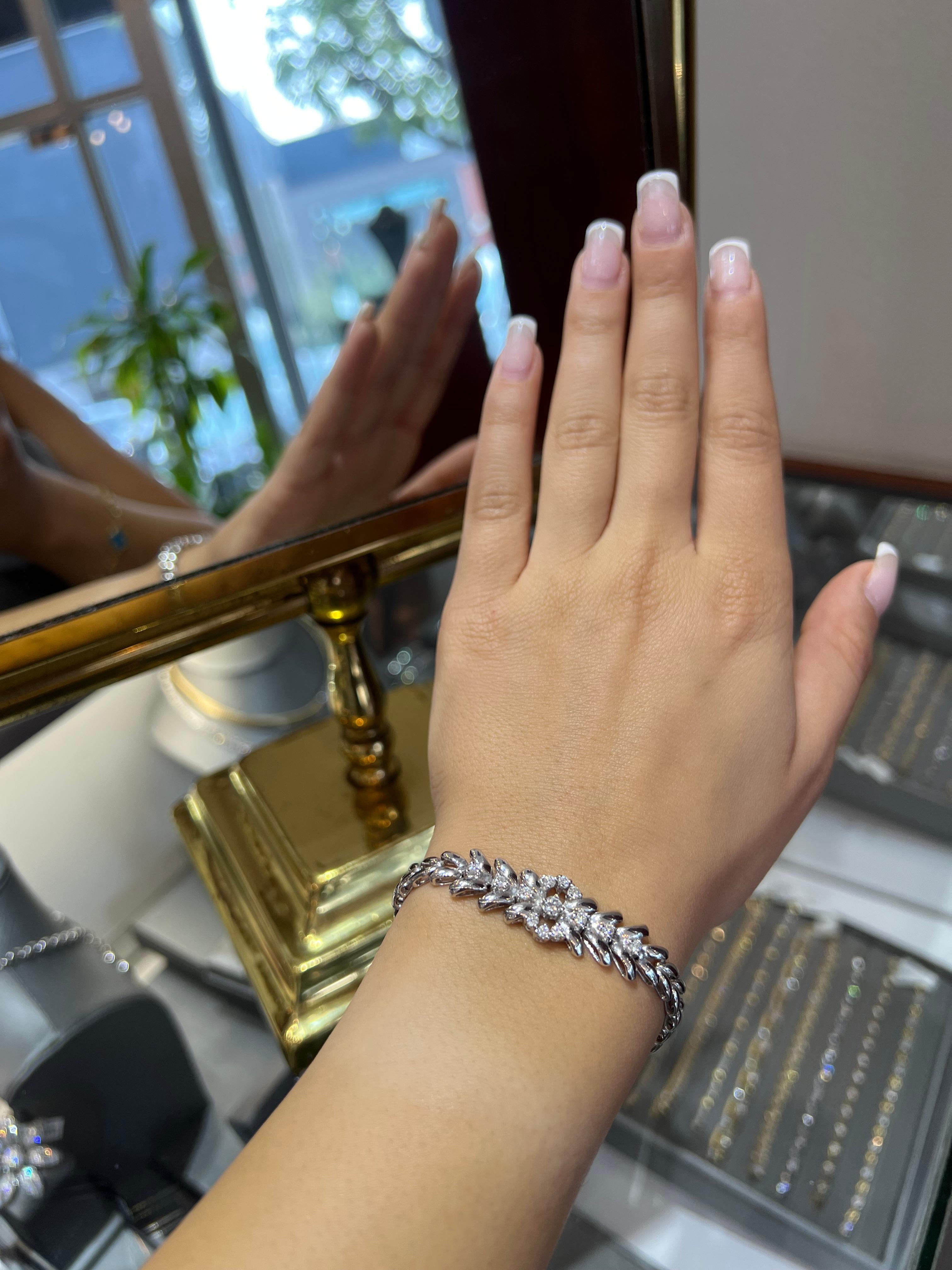 Bracelet en or massif à diamants de style antique en vente 4