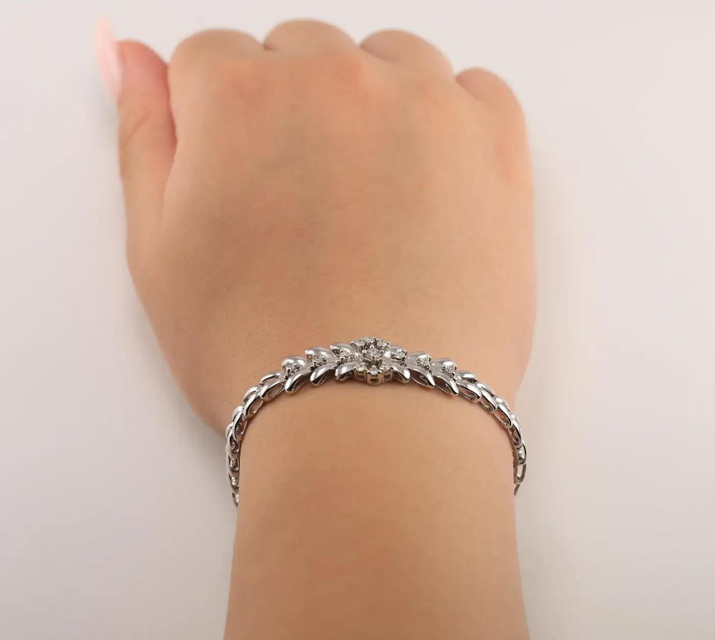 Bracelet en or massif à diamants de style antique en vente 1
