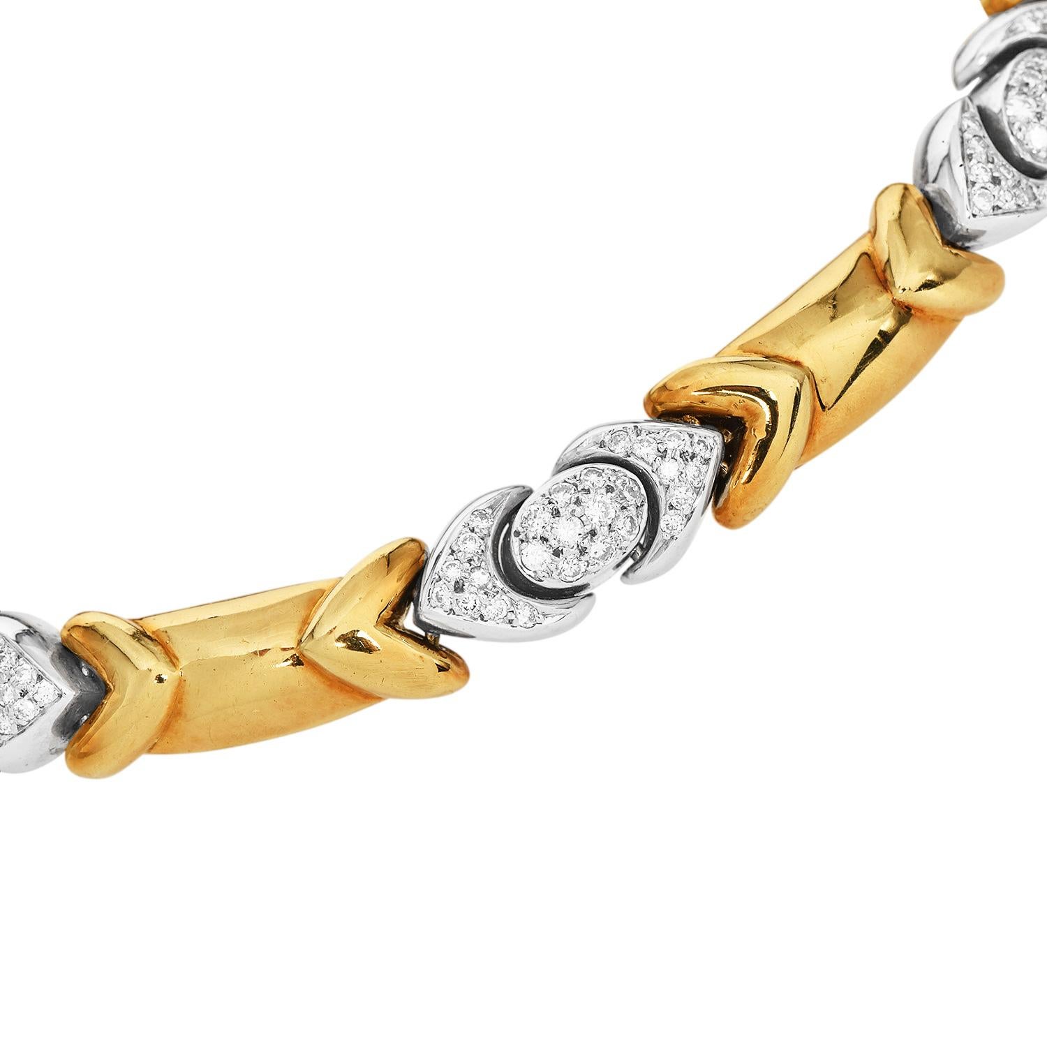 Collana a girocollo in oro giallo bianco 18 carati con diamanti italiani di alta qualità In condizioni ottime in vendita a Miami, FL