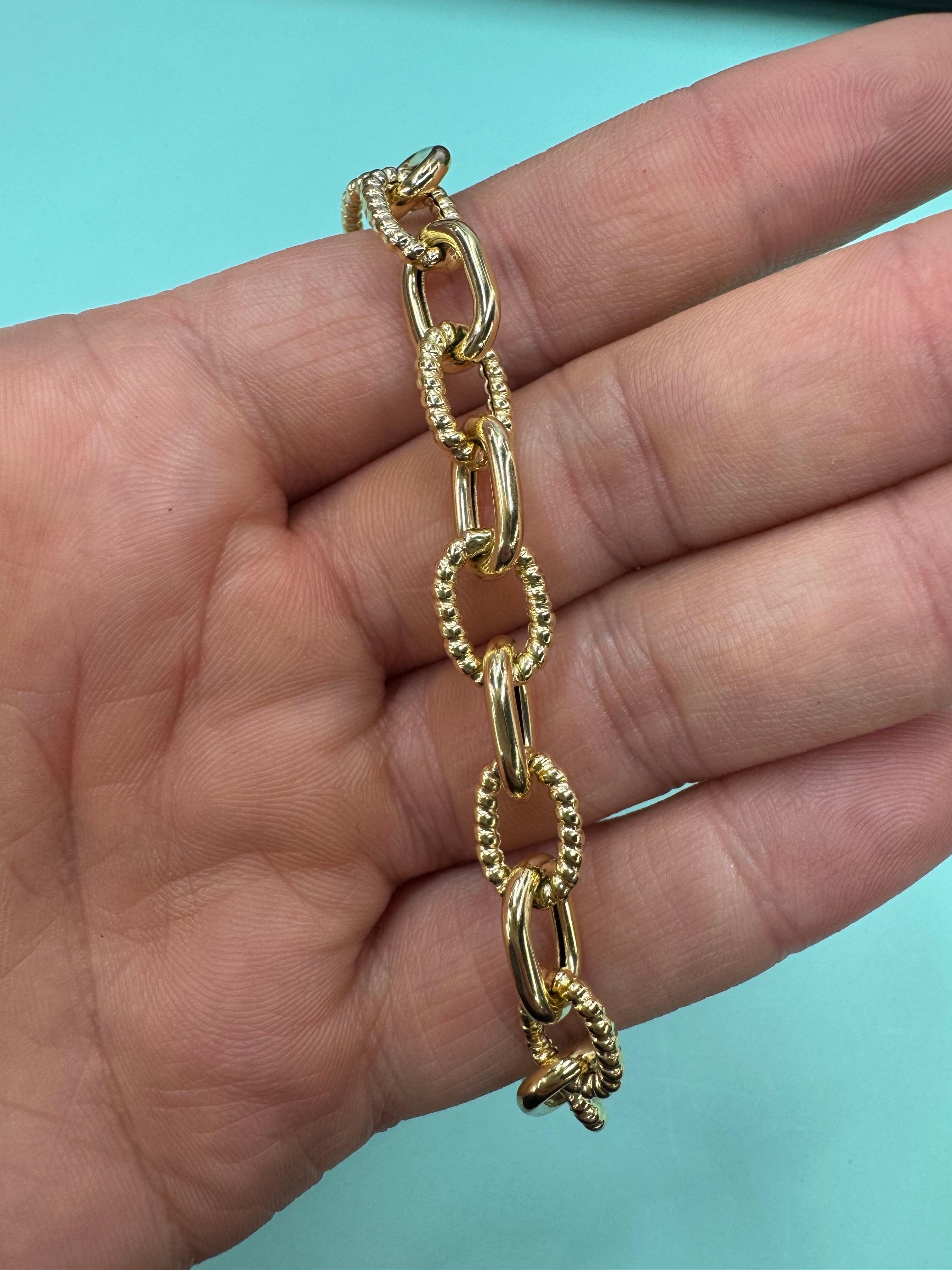 Bracelet à maillons ovales à motifs polis et torsadés de 8,08 grammes en or jaune 14 carats en vente 5