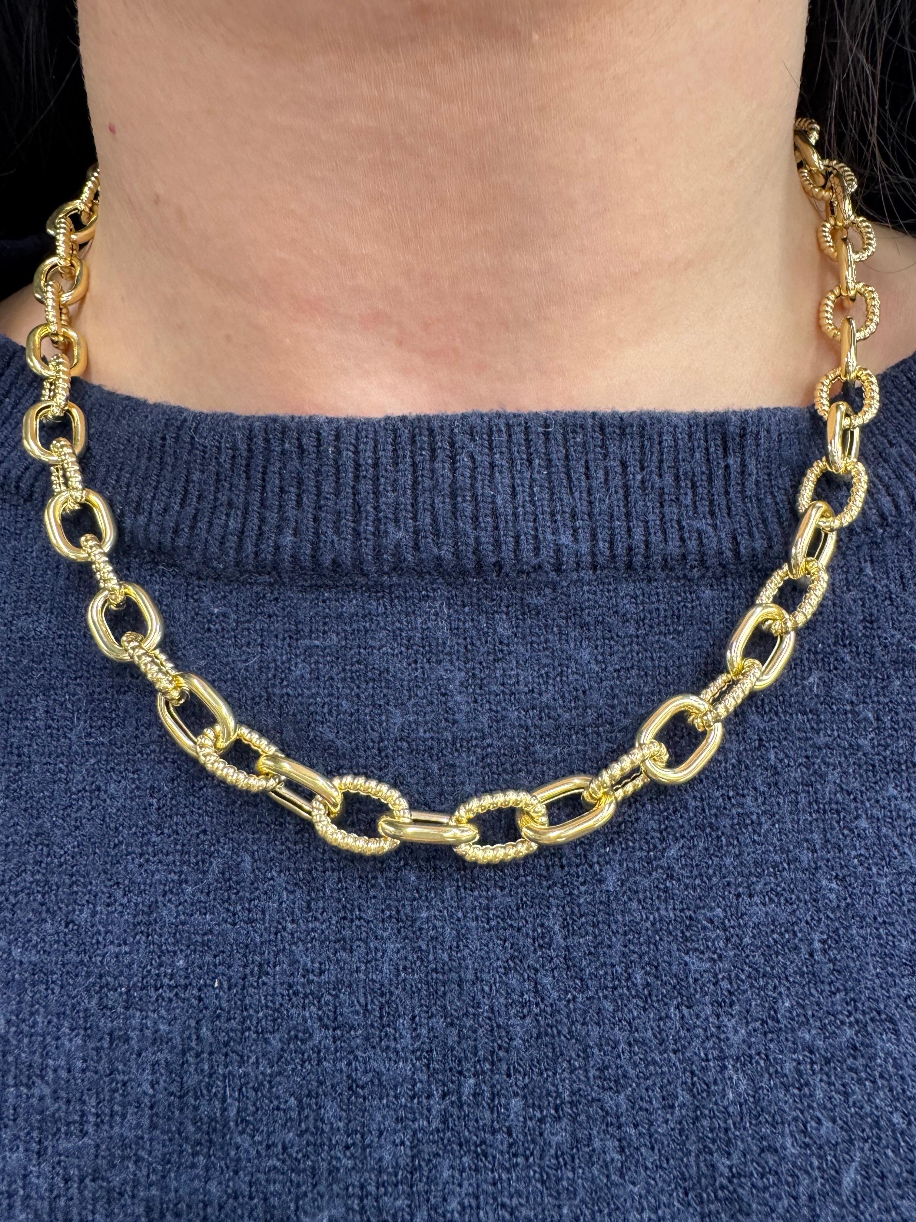 Contemporain Collier à motifs polis et torsadés ovales en or jaune 14 carats 19,47 grammes en vente