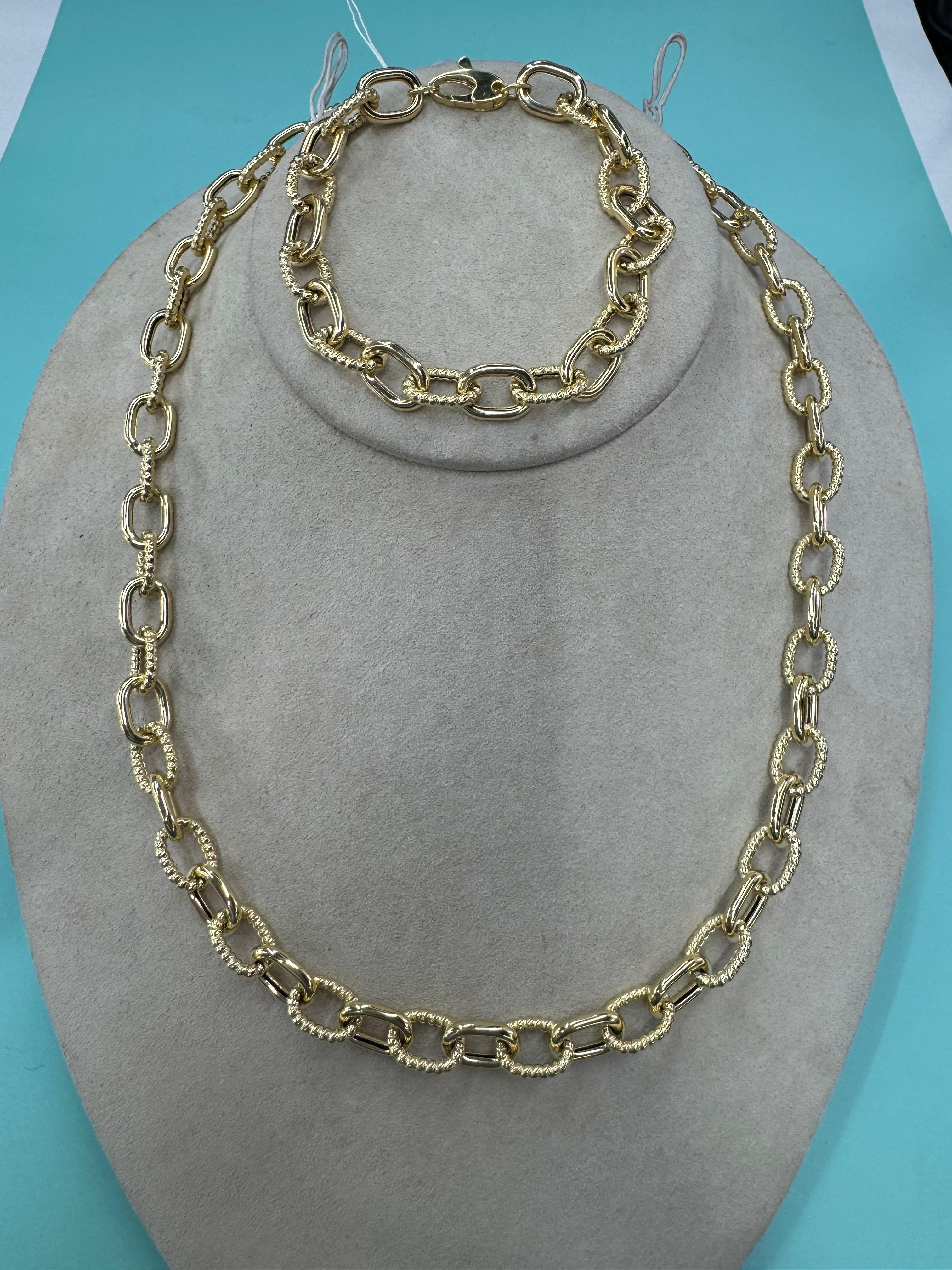 Collier à motifs polis et torsadés ovales en or jaune 14 carats 19,47 grammes en vente 3
