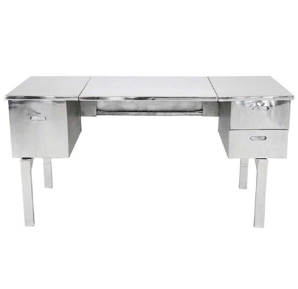 High Polished American Mid-Century Aluminum Folding Army Desk In Good Condition For Sale In New York, NY