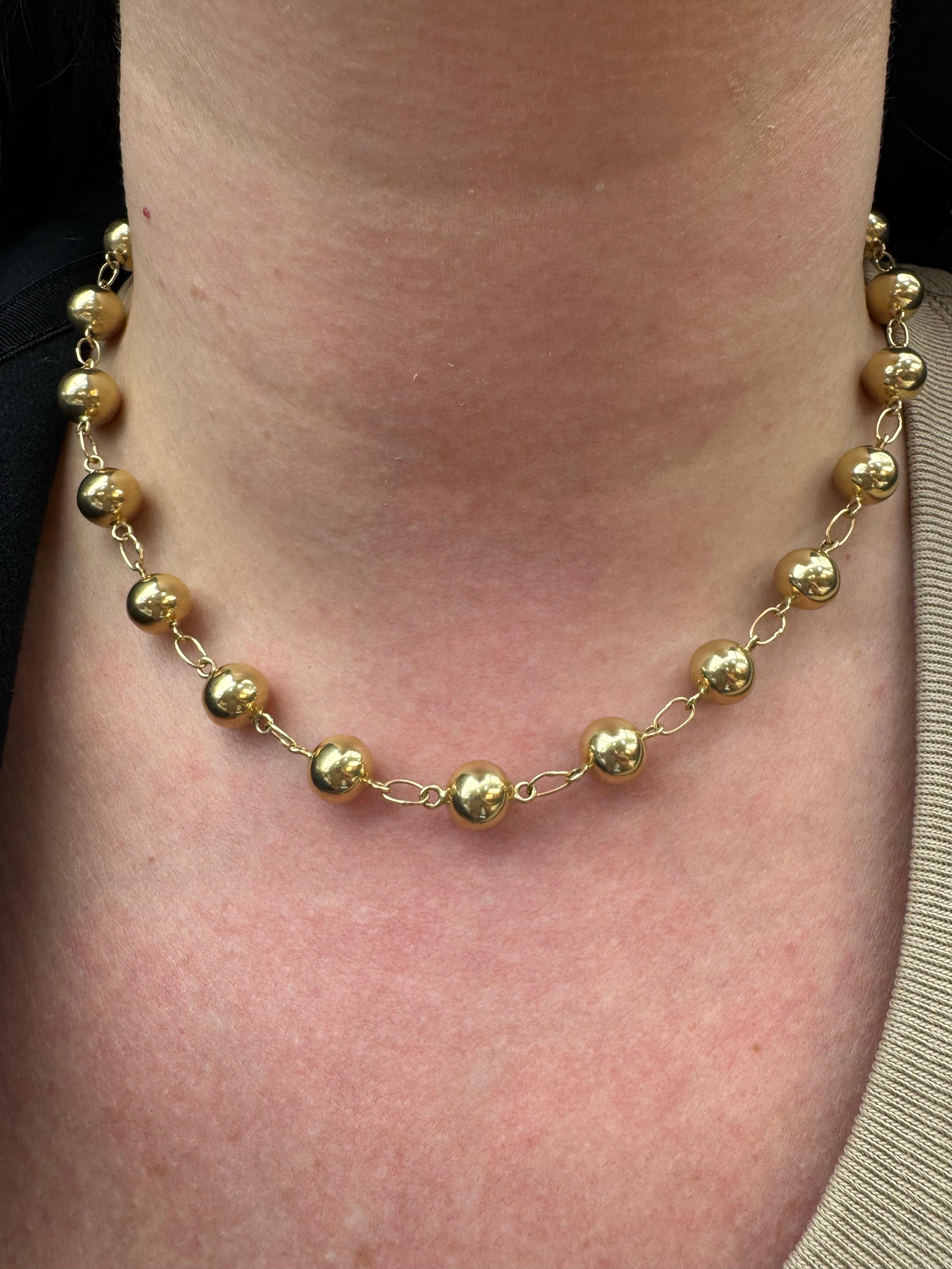 Collier en or jaune 14 carats avec des motifs de boules polies mesurant 8,84 MM, 16,1 grammes.

Plus de colliers et bracelets à motifs de boules en stock.
Message pour photos et détails