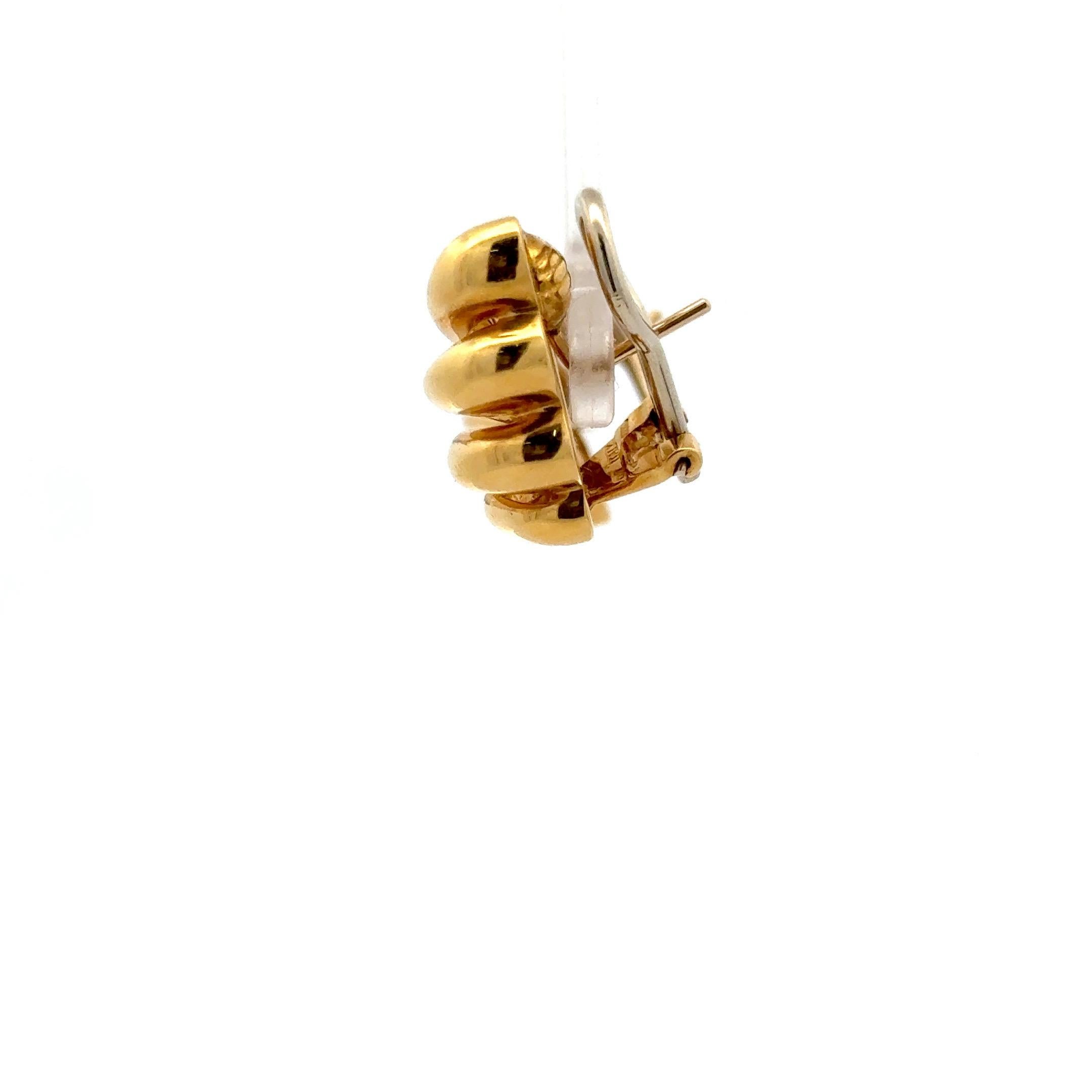Clous d'oreilles à motif aile poli en or jaune 18 carats 13,4 grammes Pour femmes en vente