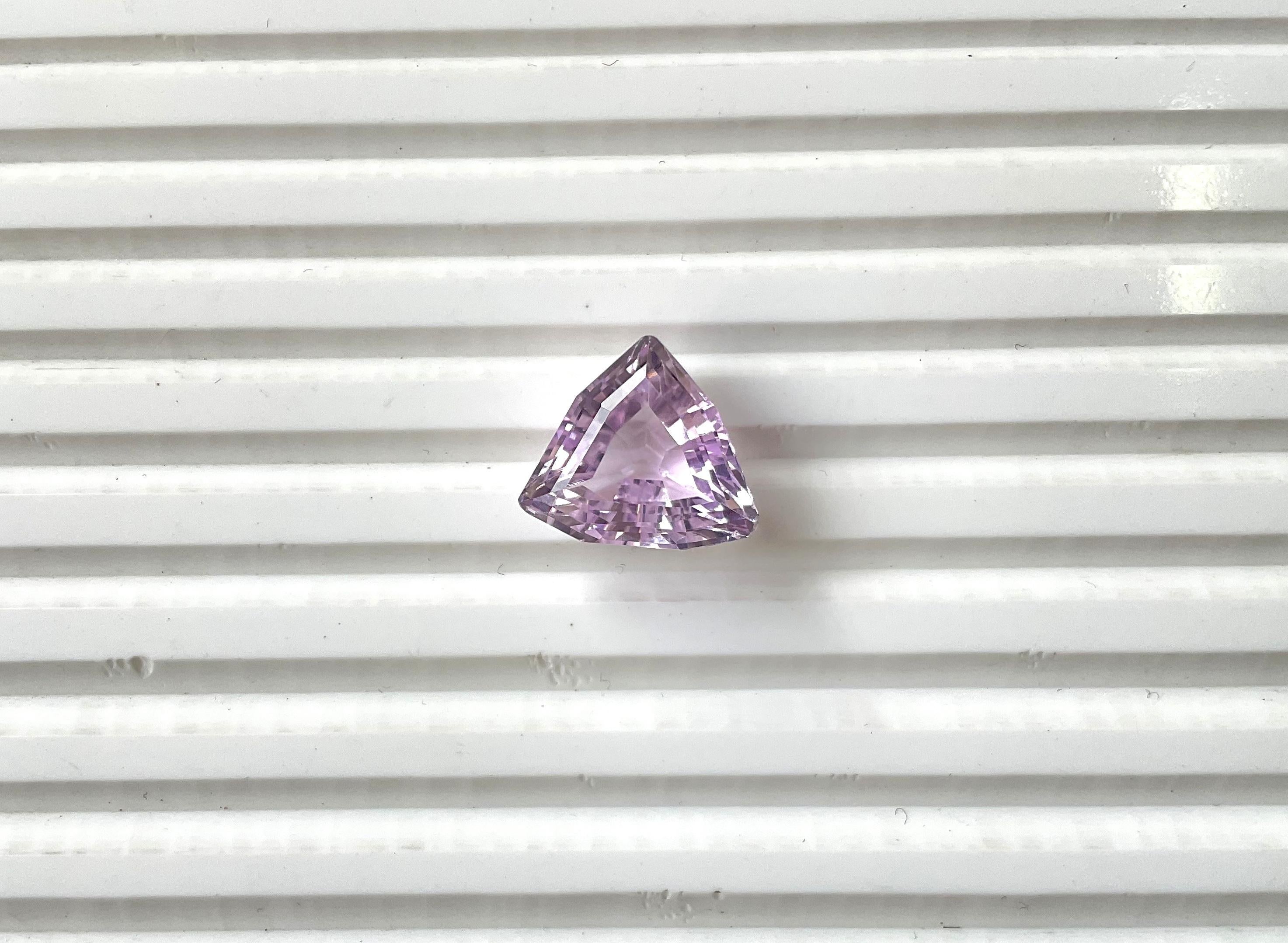 High Quality 10.50 Carats Pink Kunzite Trillion Cutstone For jewelry Natural Gem 1