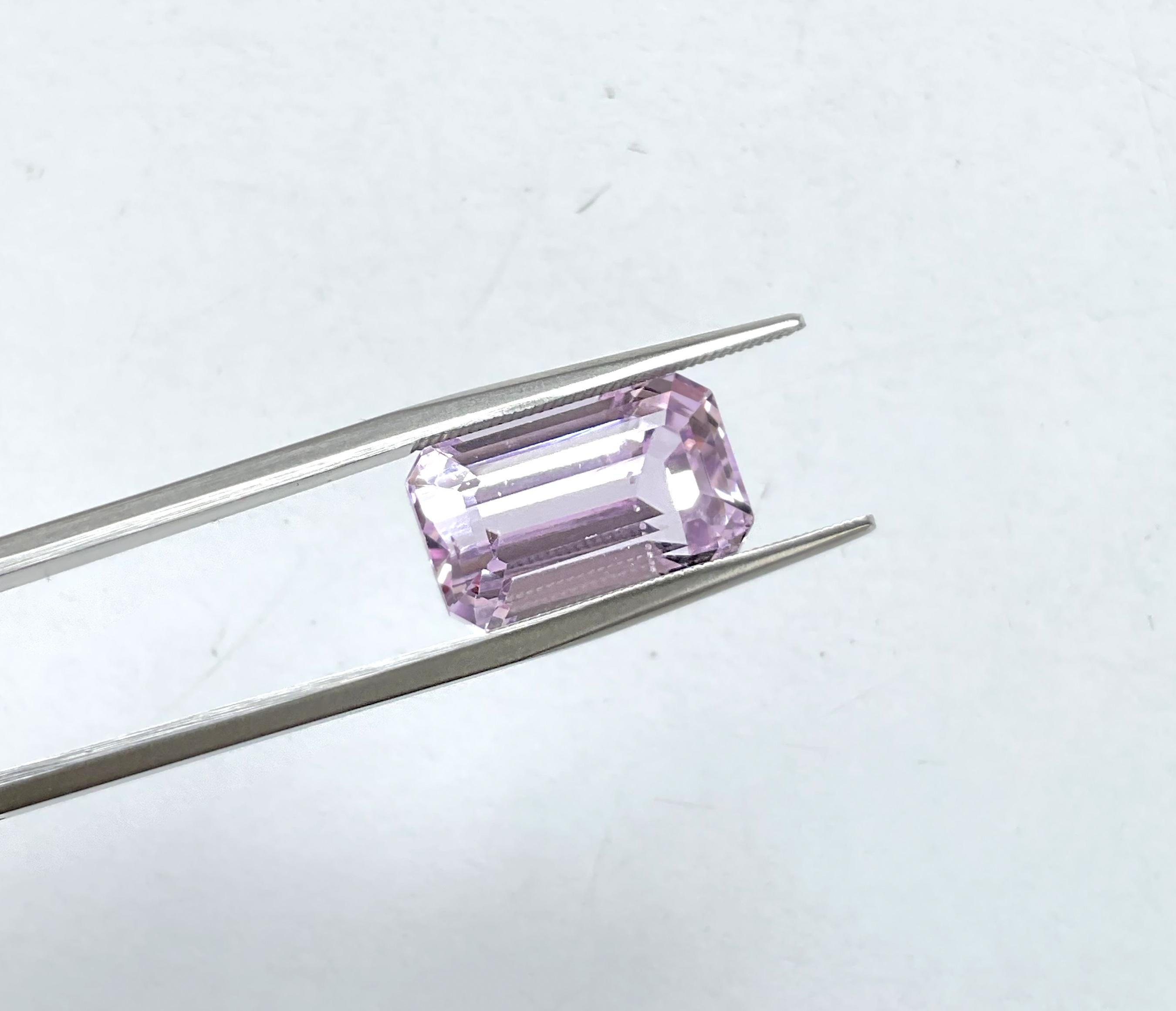 High Quality 12.65 Carats Pink Kunzite Octagon Cut stone For jewelry Natural Gem In Fair Condition In Jaipur, RJ