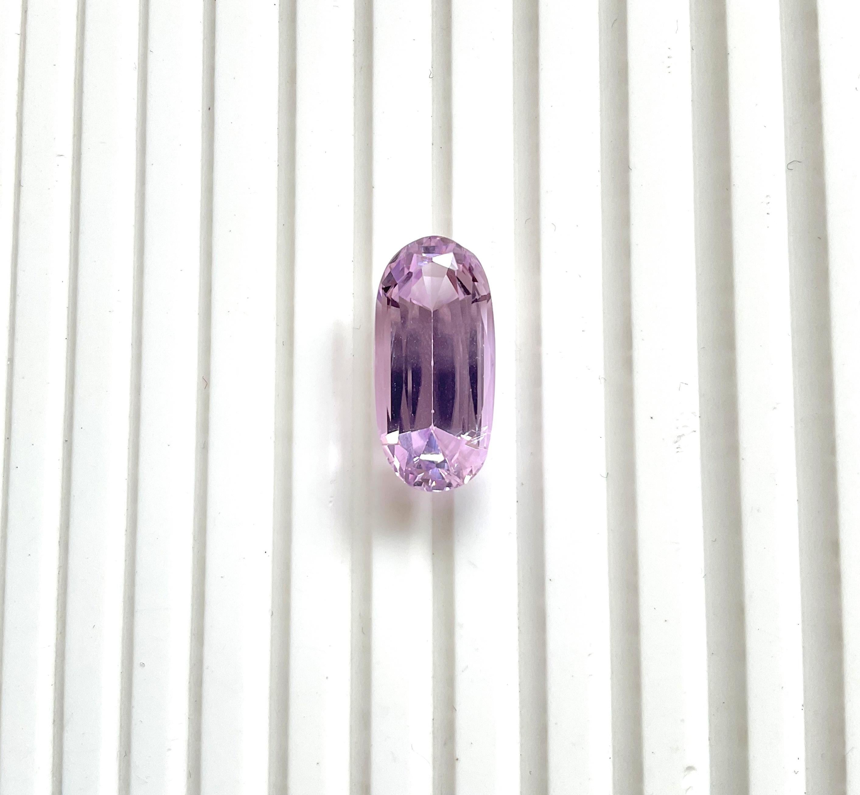 High Quality 14.35 Carats Pink Kunzite Oval Cut stone For jewelry Natural Gem

Gemstone - Kunzite
Weight - 14.35 carats
Shape - Oval Cut stone
Size - 21x10x8.5 mm
Quantity - 1 Piece