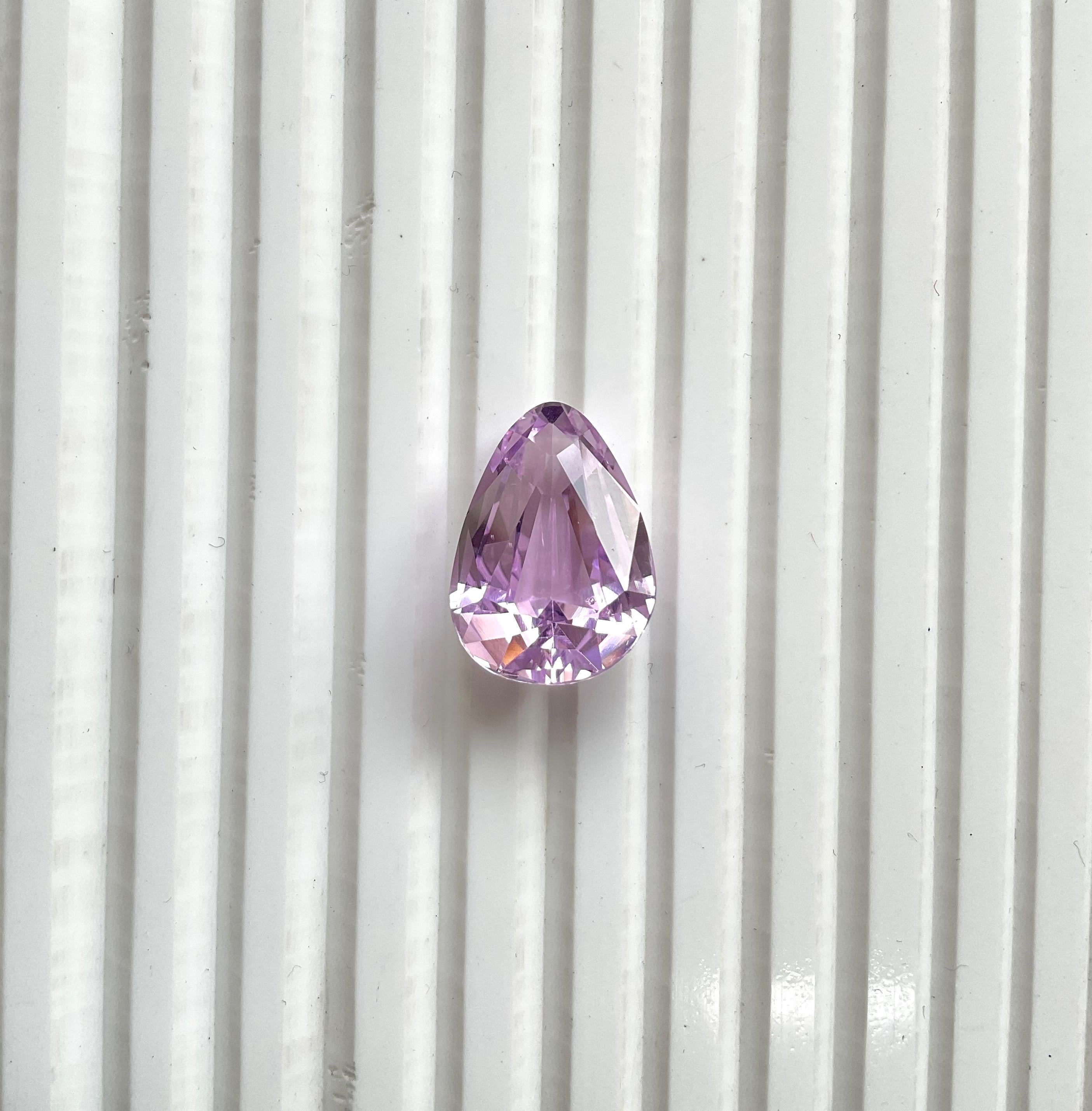 Hohe Qualität 15,70 Karat Rosa Kunzit Pear Cut Stein für Schmuck Natural Gem

Edelstein - Kunzit
Gewicht - 15,70 Karat
Form - Stein im Birnenschliff
Größe - 19,5x14x9 mm
Menge - 1 Stück