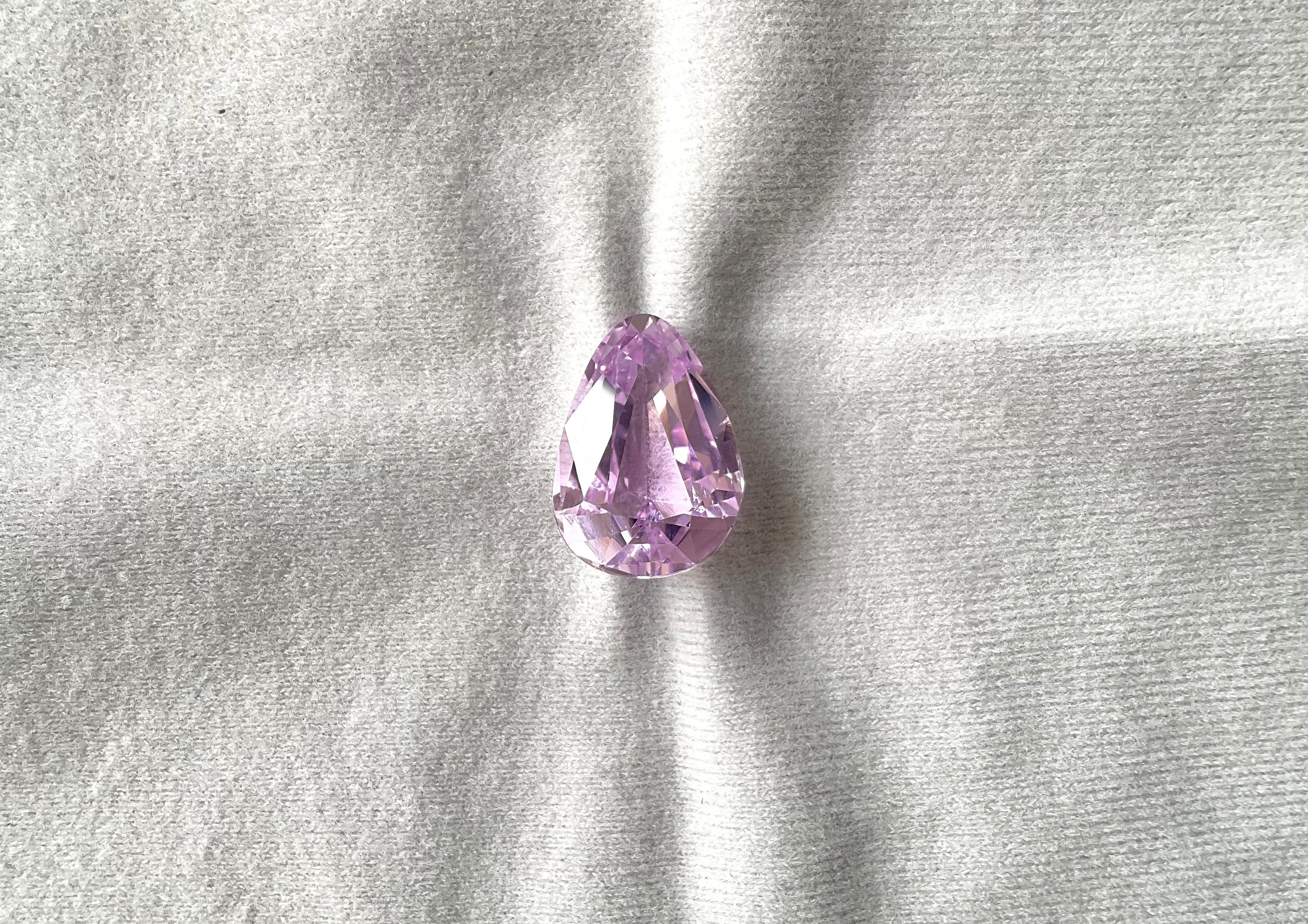 Hohe Qualität 15,70 Karat Rosa Kunzit Pear Cut Stein für Schmuck Natural Gem im Zustand „Relativ gut“ in Jaipur, RJ