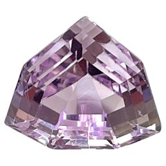 High Quality 15.85 Carats Pink Kunzite Fancy Cut stone For jewelry Natural Gem