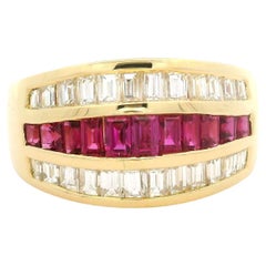 Anillo de oro amarillo de 18 quilates de alta calidad con 3 filas de diamantes rubí de 2,46 ctw y 10,9 mm de ancho