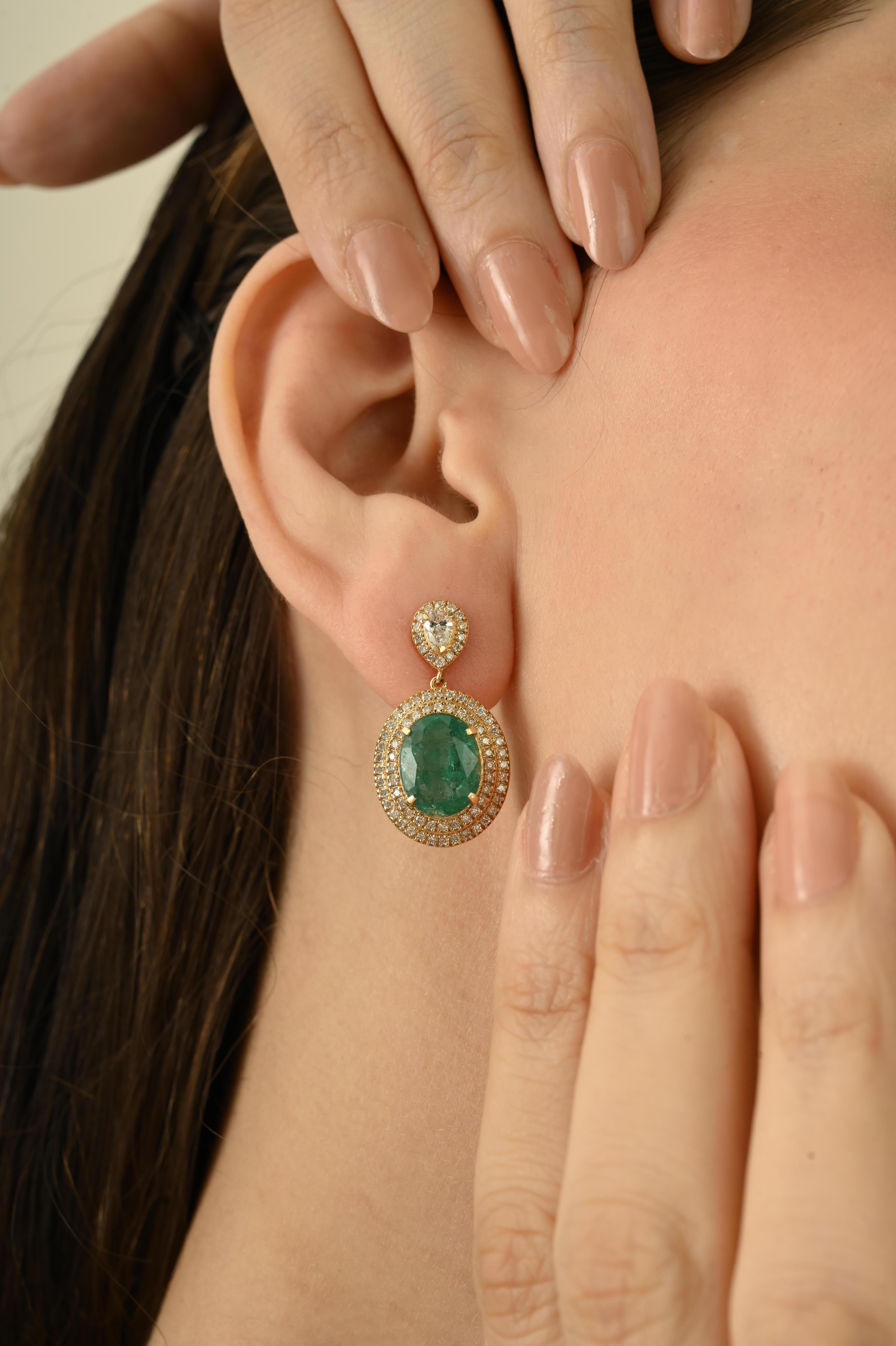 De las mujeres Pendientes de gota de oro amarillo de 18 quilates de alta calidad con esmeralda de 7,74 quilates y diamante de 1,42 quilates en venta