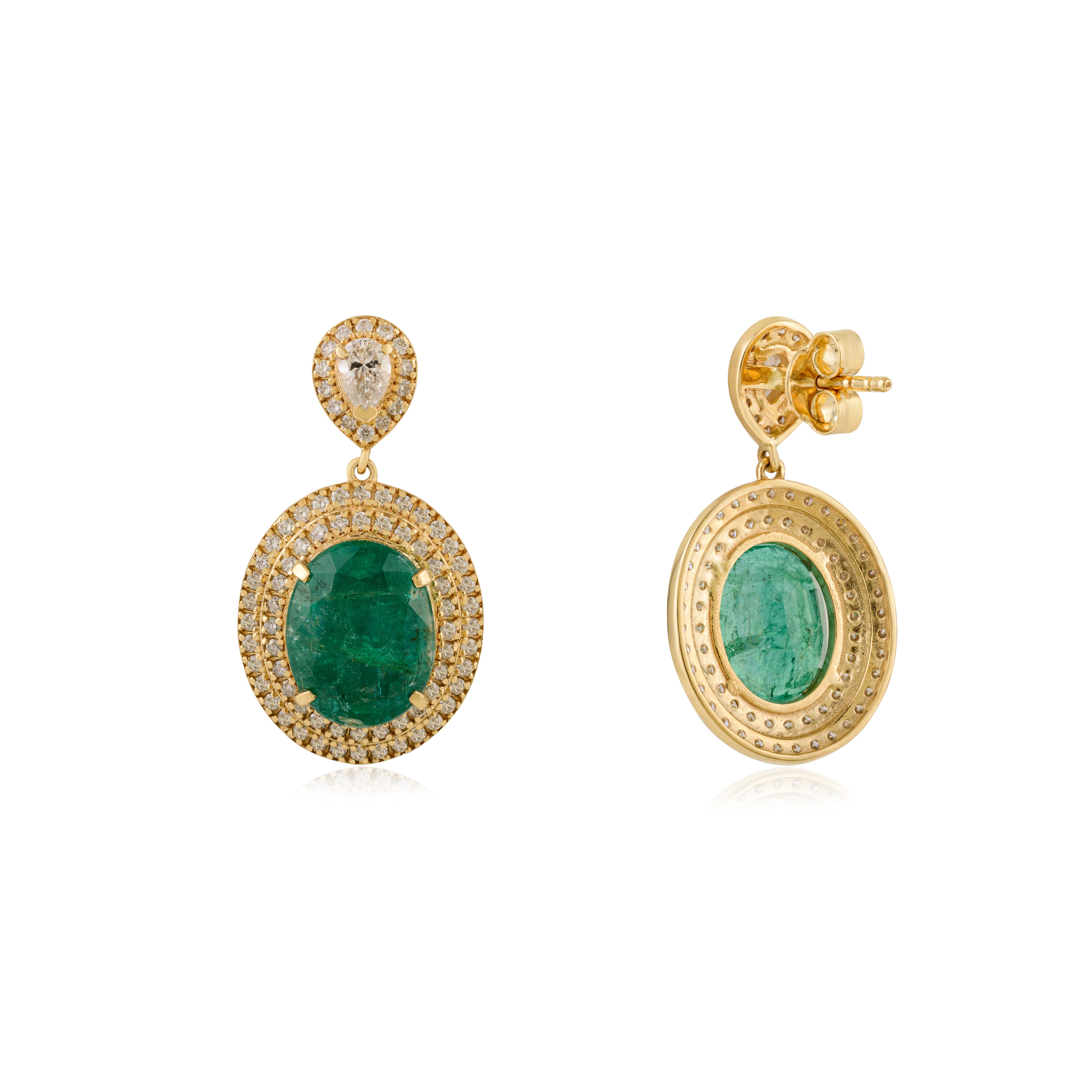 Pendientes de gota de oro amarillo de 18 quilates de alta calidad con esmeralda de 7,74 quilates y diamante de 1,42 quilates en venta 3