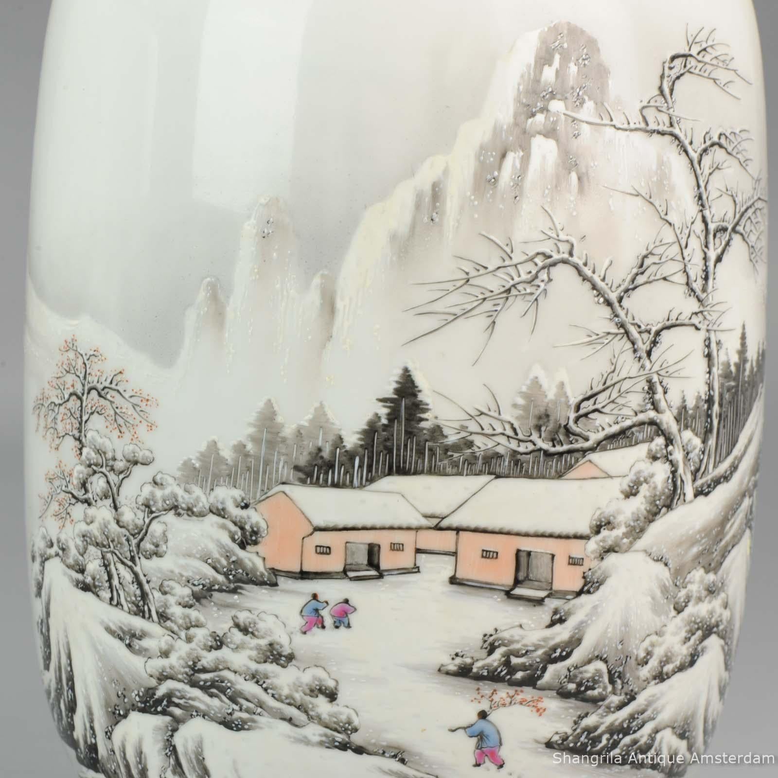 High Quality 1950-1960 Qianlong Marked Chinese Porcelain Vase PRoC Winter Land For Sale 8