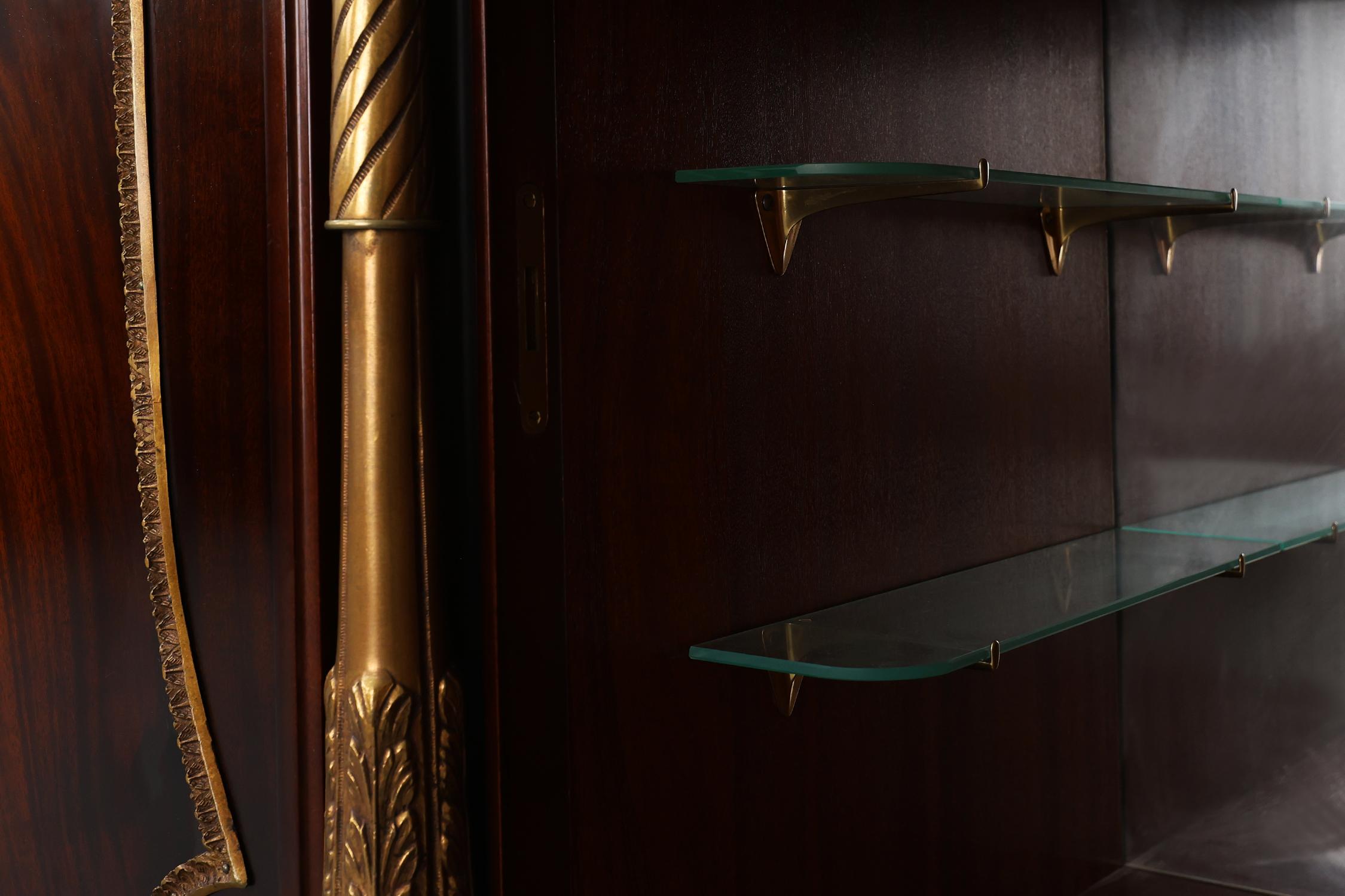 Credenza in mogano di alta qualità del XX secolo in stile Luigi XVI di E.P. Ehalt in vendita 10