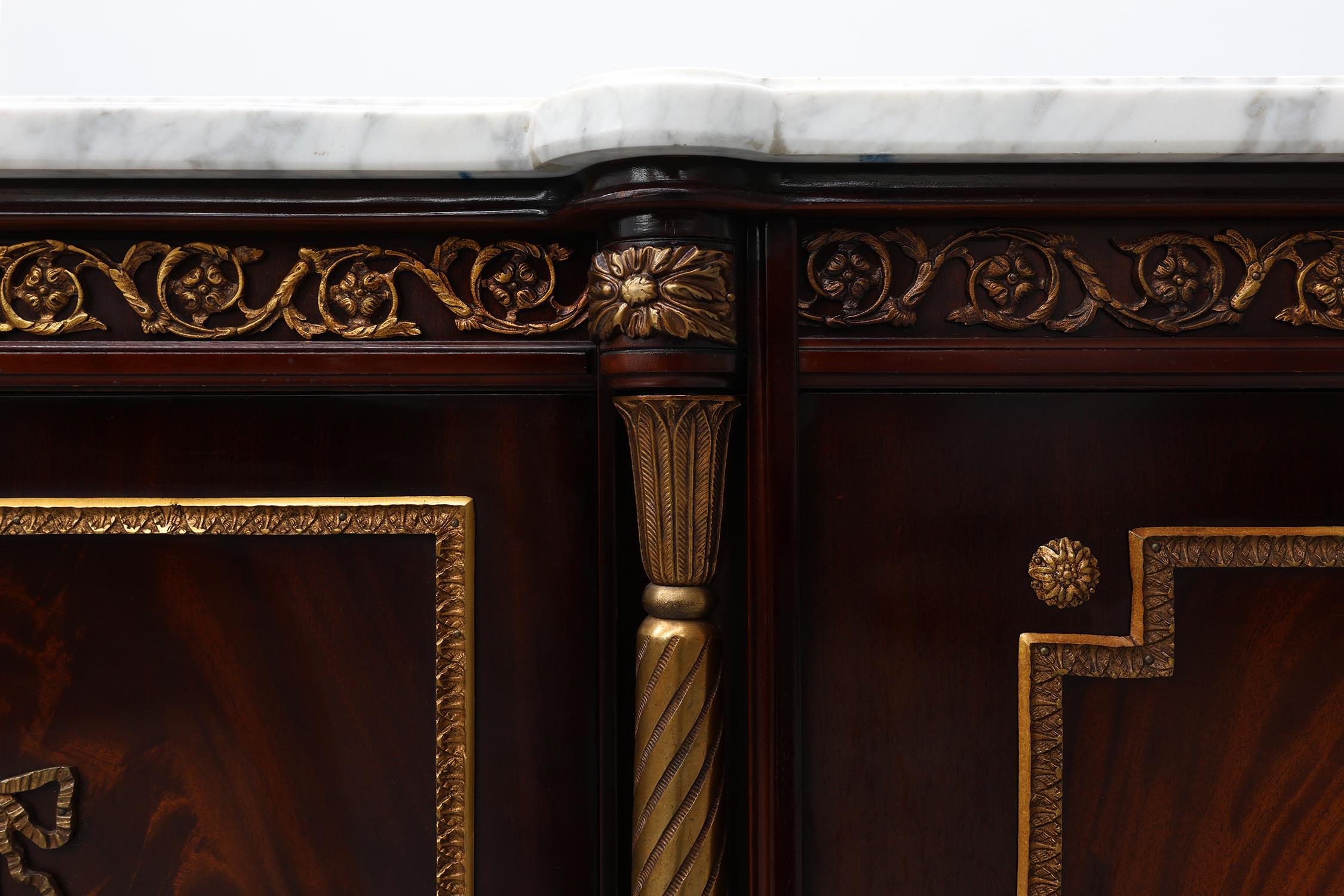 Credenza in mogano di alta qualità del XX secolo in stile Luigi XVI di E.P. Ehalt in vendita 1