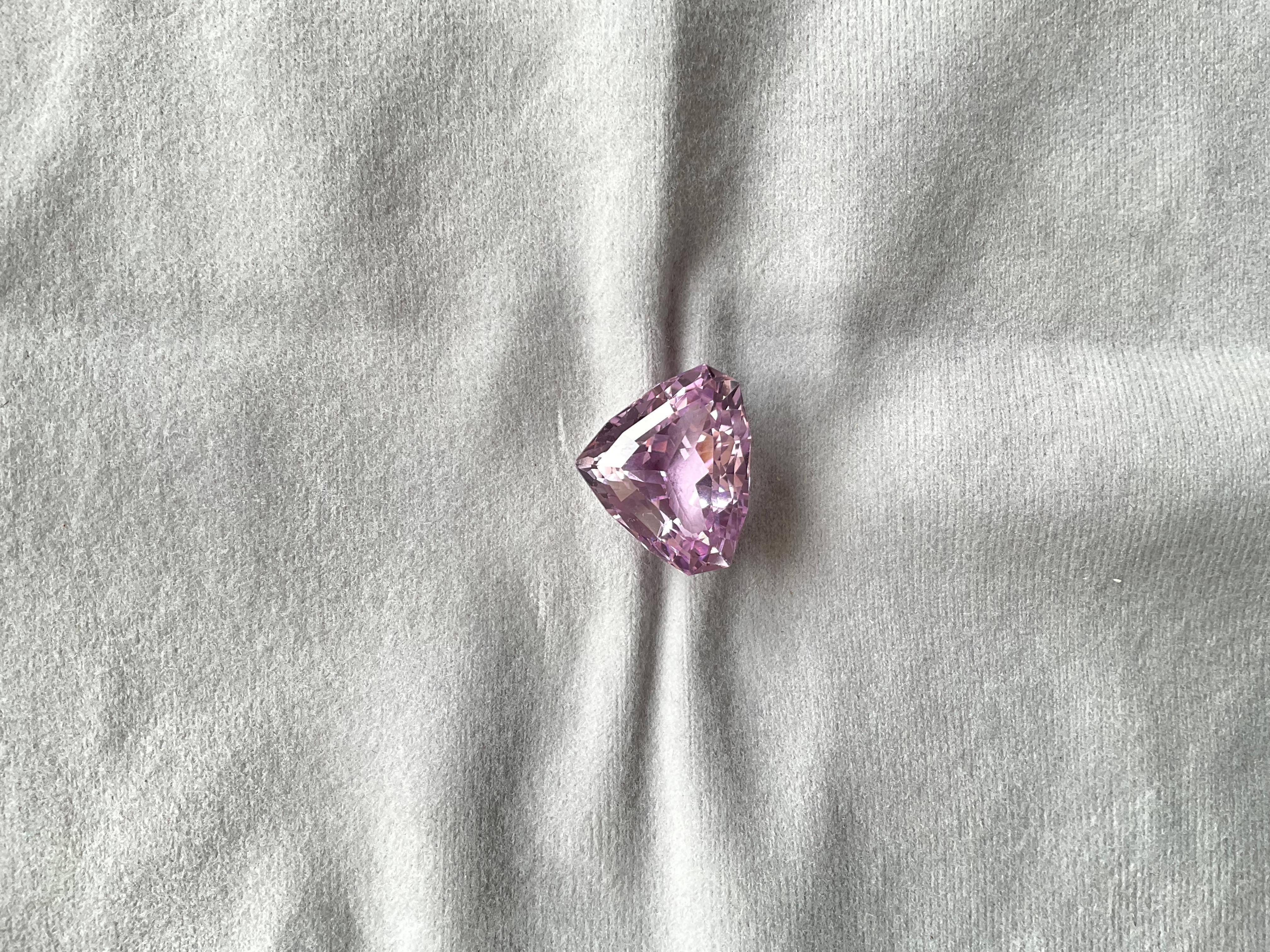 Hohe Qualität 21.15 Karat Rosa Kunzit Fancy Cut Stein für Schmuck Natural Gem

Edelstein - Kunzit
Gewicht - 21,15 Karat
Form - Fancy Cut Stein
Größe -  20x17x10.5 mm
Menge - 1 Stück
