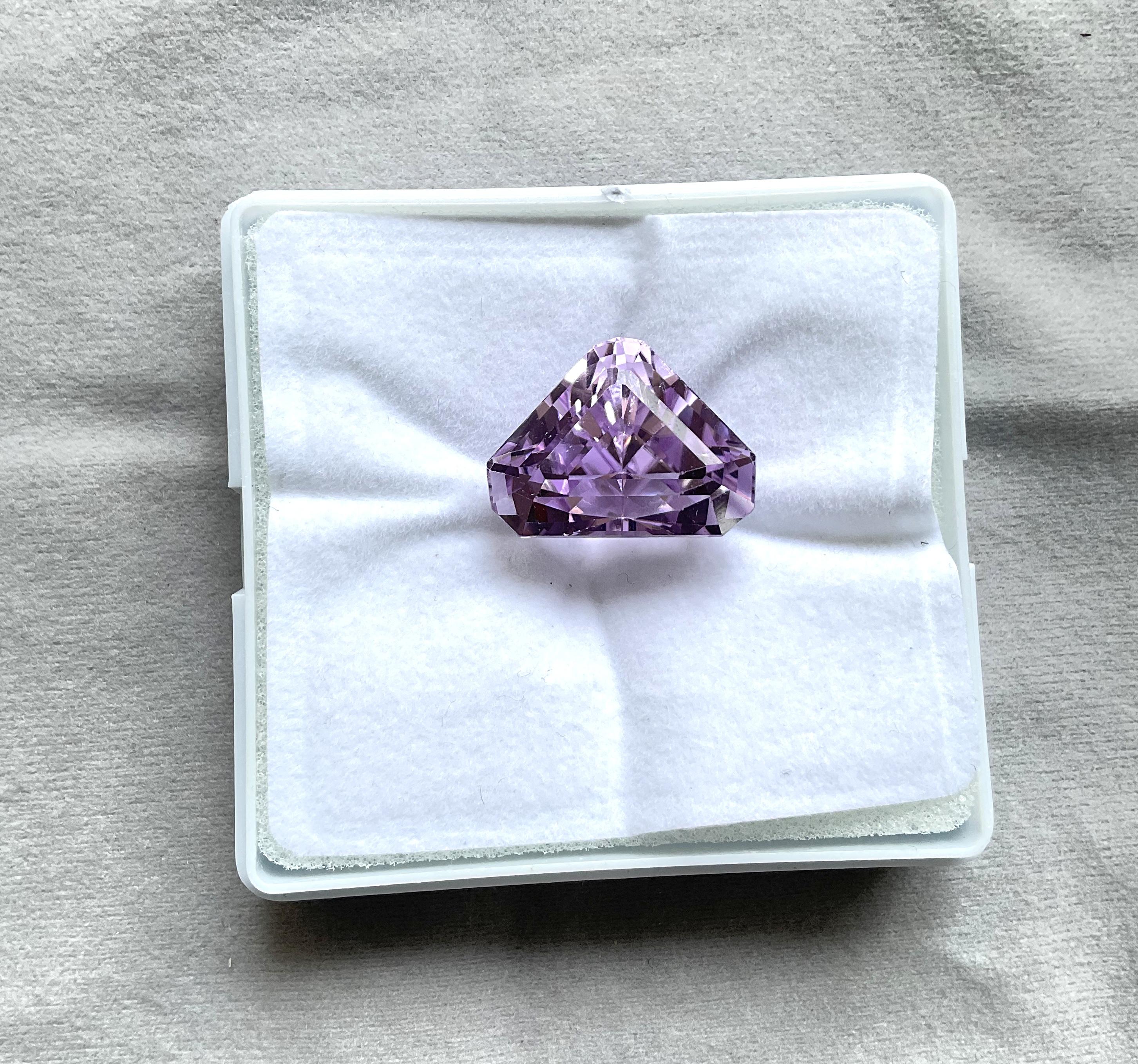 High Quality 33.30 Carats Pink Kunzite Fancy Cut stone For jewelry Natural Gem

Gemstone - Kunzite
Weight - 33.30 carats
Shape - Fancy Cut stone
Size -  22x16x15 mm
Quantity - 1 Piece