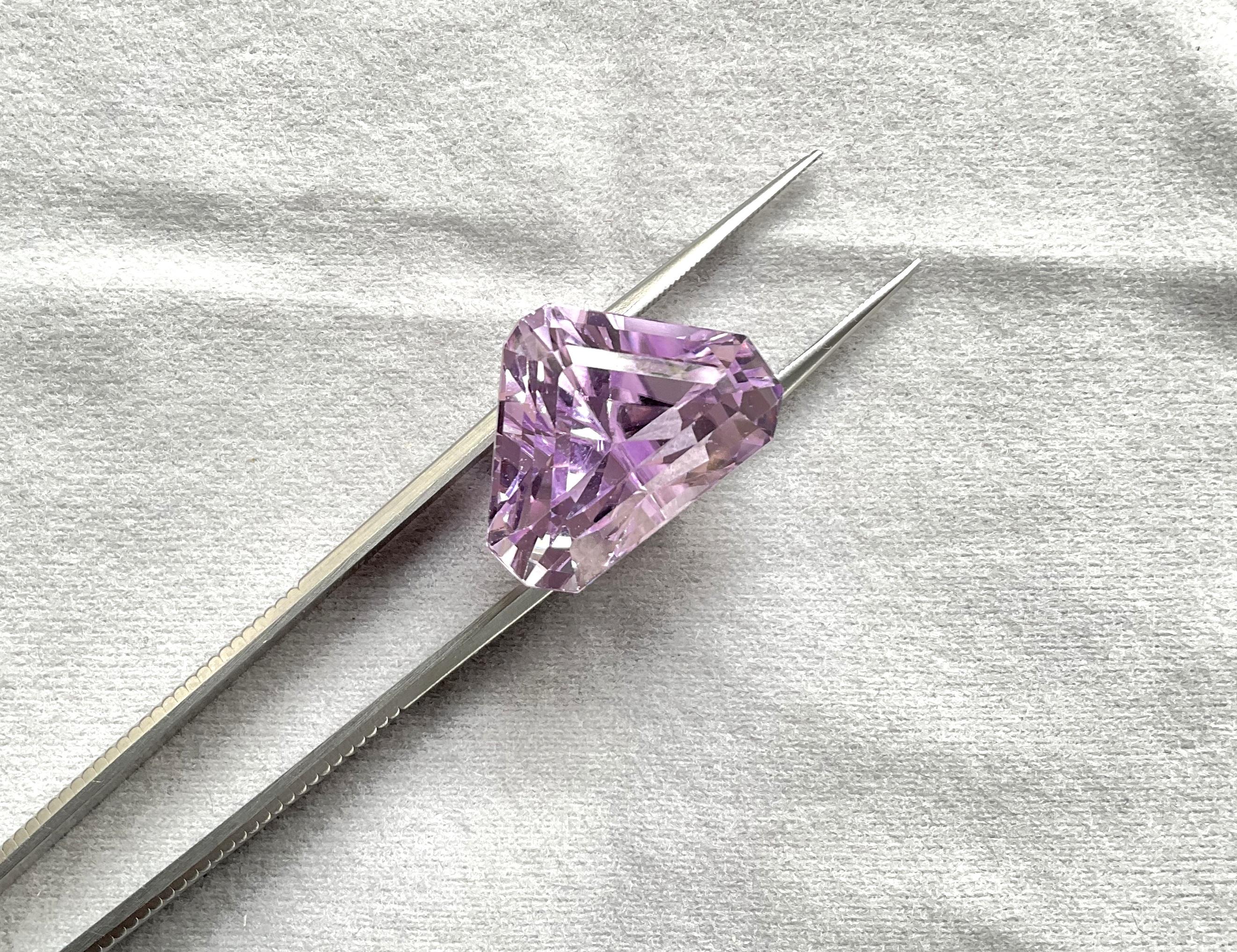 Uncut High Quality 33.30 Carats Pink Kunzite Fancy Cut stone For jewelry Natural Gem