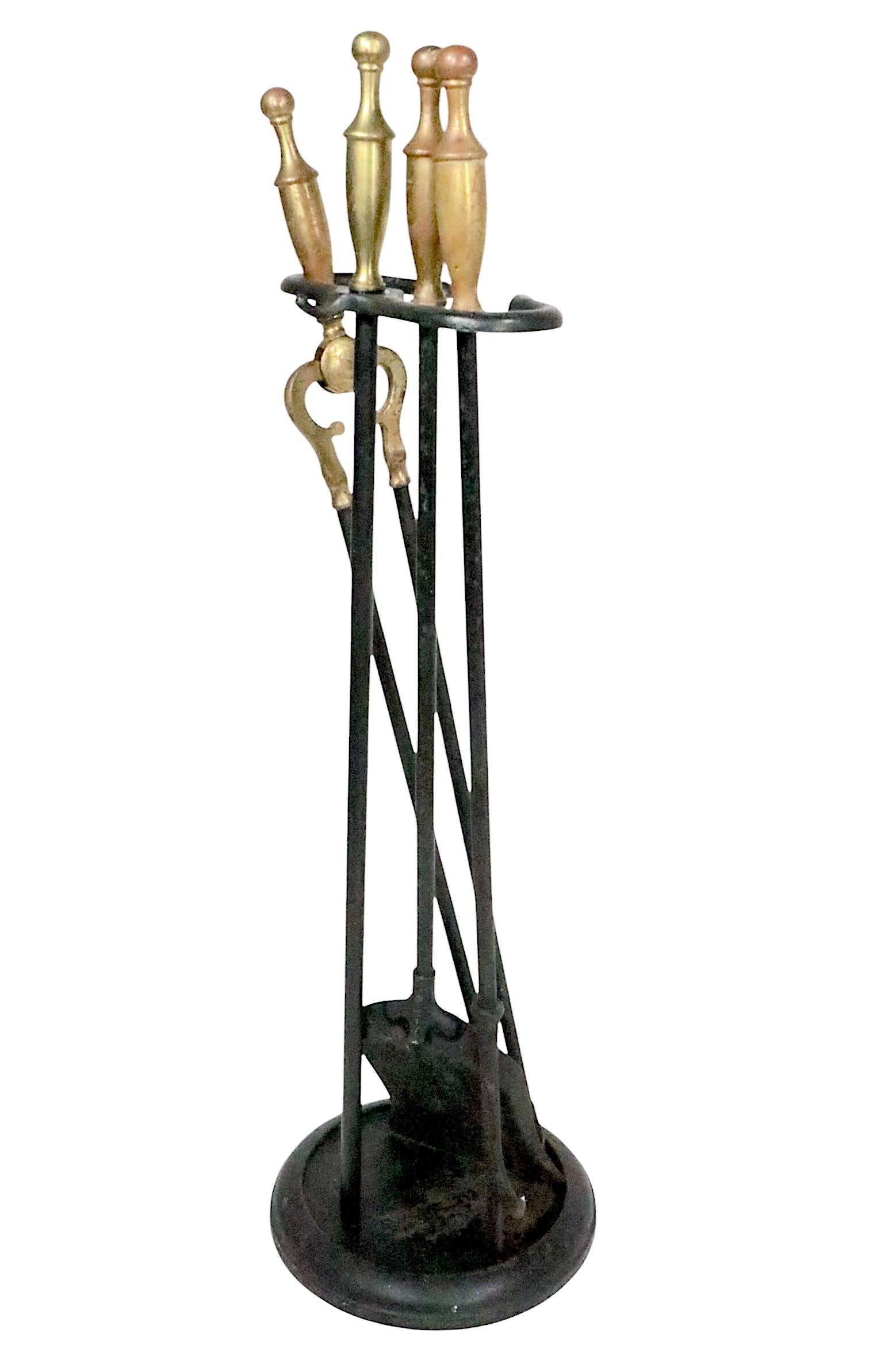 4 uds. de alta calidad  Juego de herramientas de latón y hierro para chimenea by Rostrand clásico estadounidense en venta