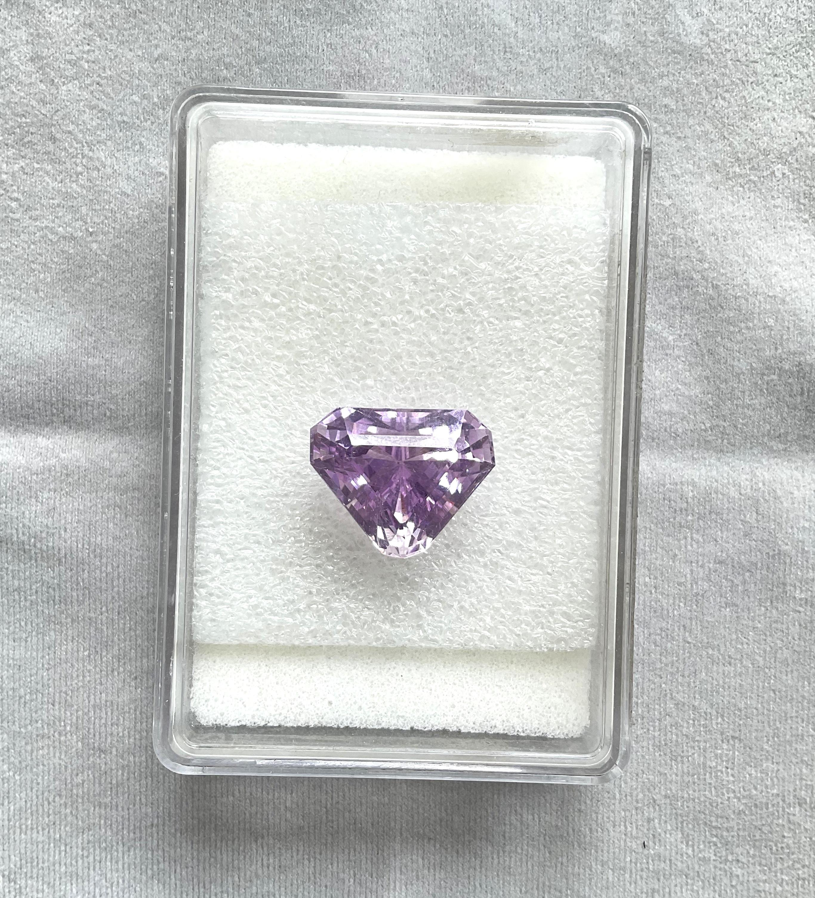 High Quality 42.40 Carats Pink Kunzite Fancy Cut stone For jewelry Natural Gem

Gemstone - Kunzite
Weight - 42.40 carats
Shape - Fancy Cut stone
Size - 24x19x16 mm
Quantity - 1 Piece