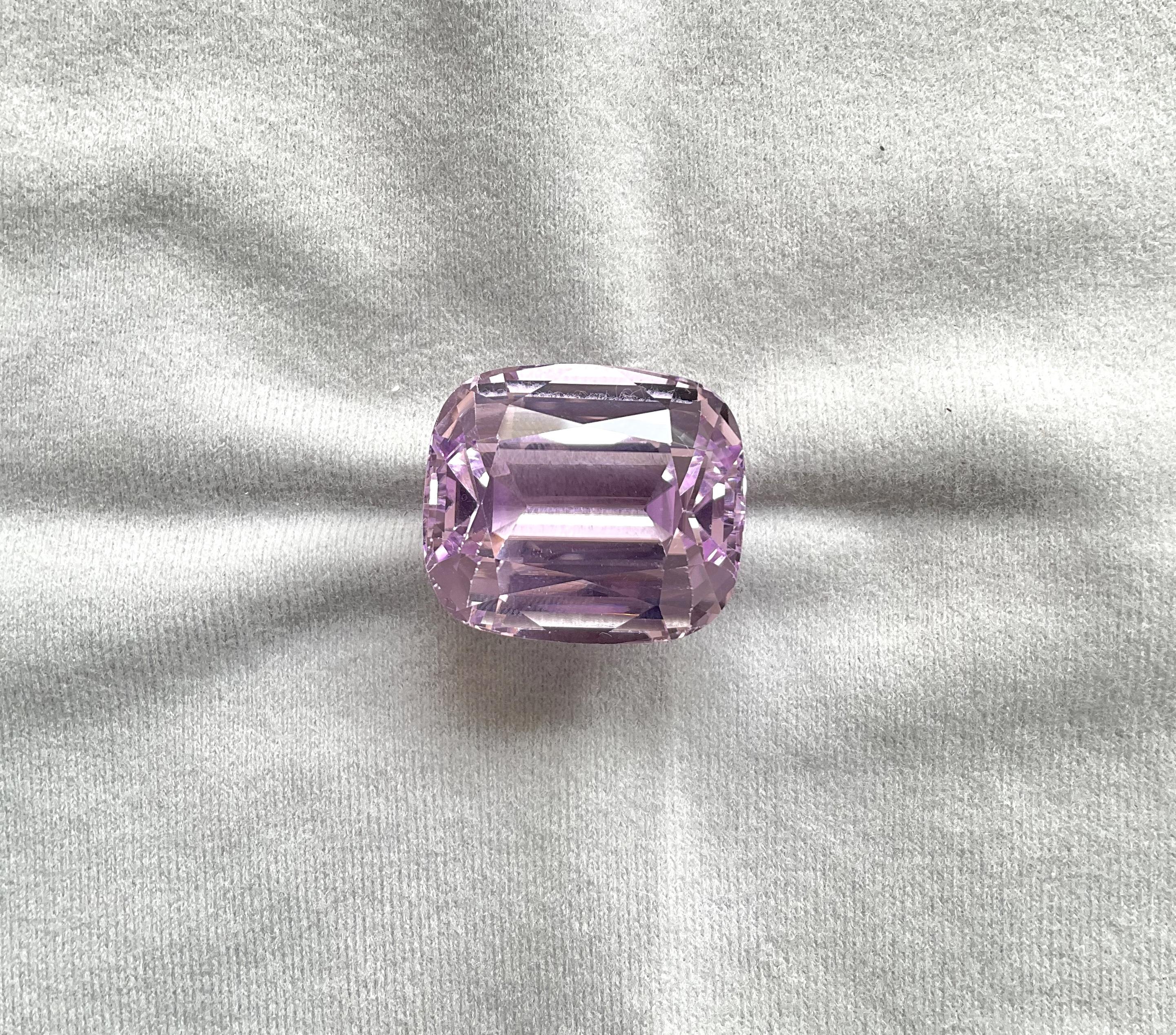 Alta Calidad 78.00 Quilates Kunzita Rosa Piedra talla cojín Para joyería Gema Natural

Piedra preciosa - Kunzita
Peso - 78,00 quilates
Forma - Piedra talla cojín
Tamaño - 26,5x23 mm
Cantidad - 1 Pieza
