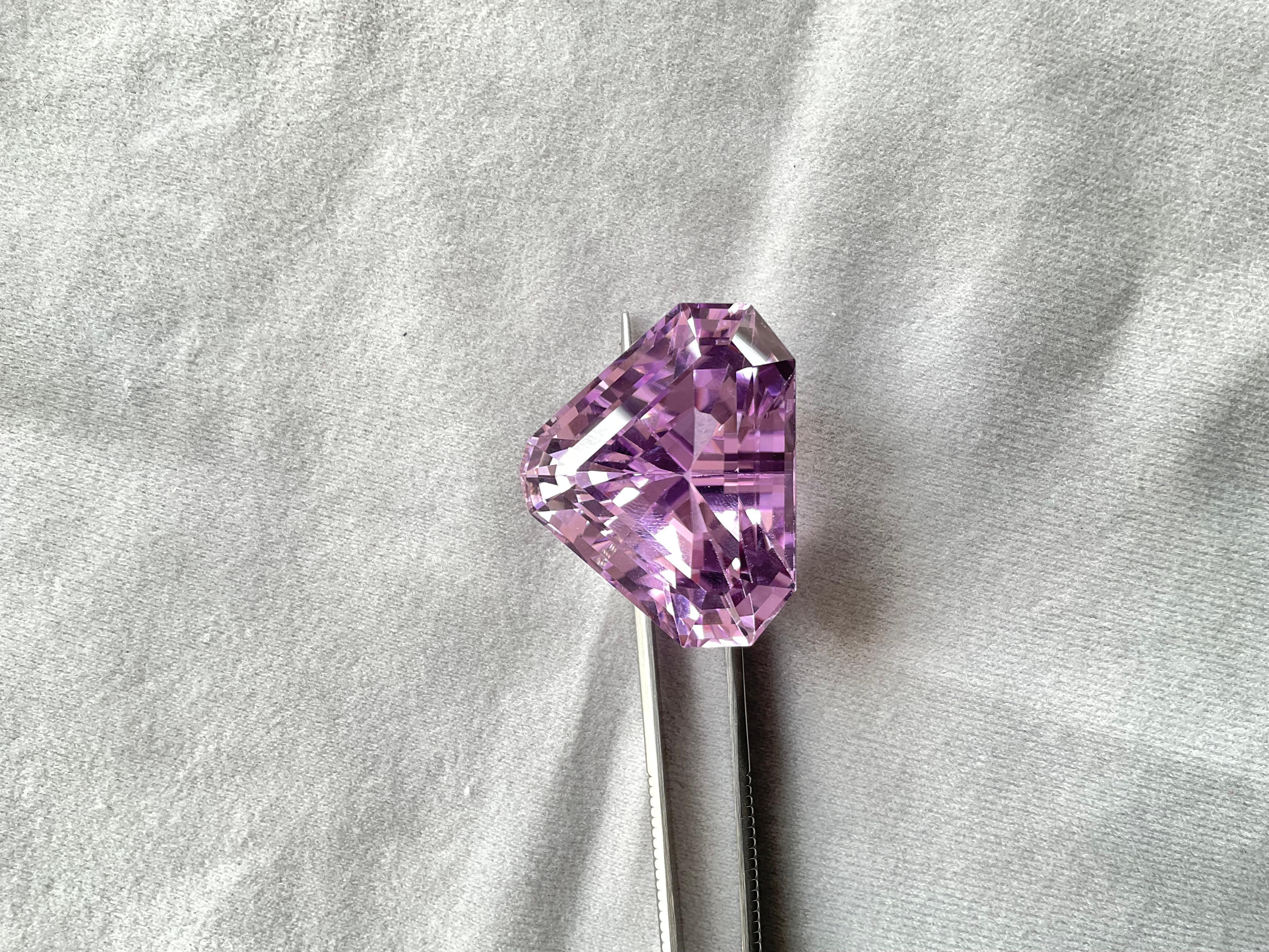 Uncut High Quality 92.35 Carats Pink Kunzite Fancy Cut stone For jewelry Natural Gem