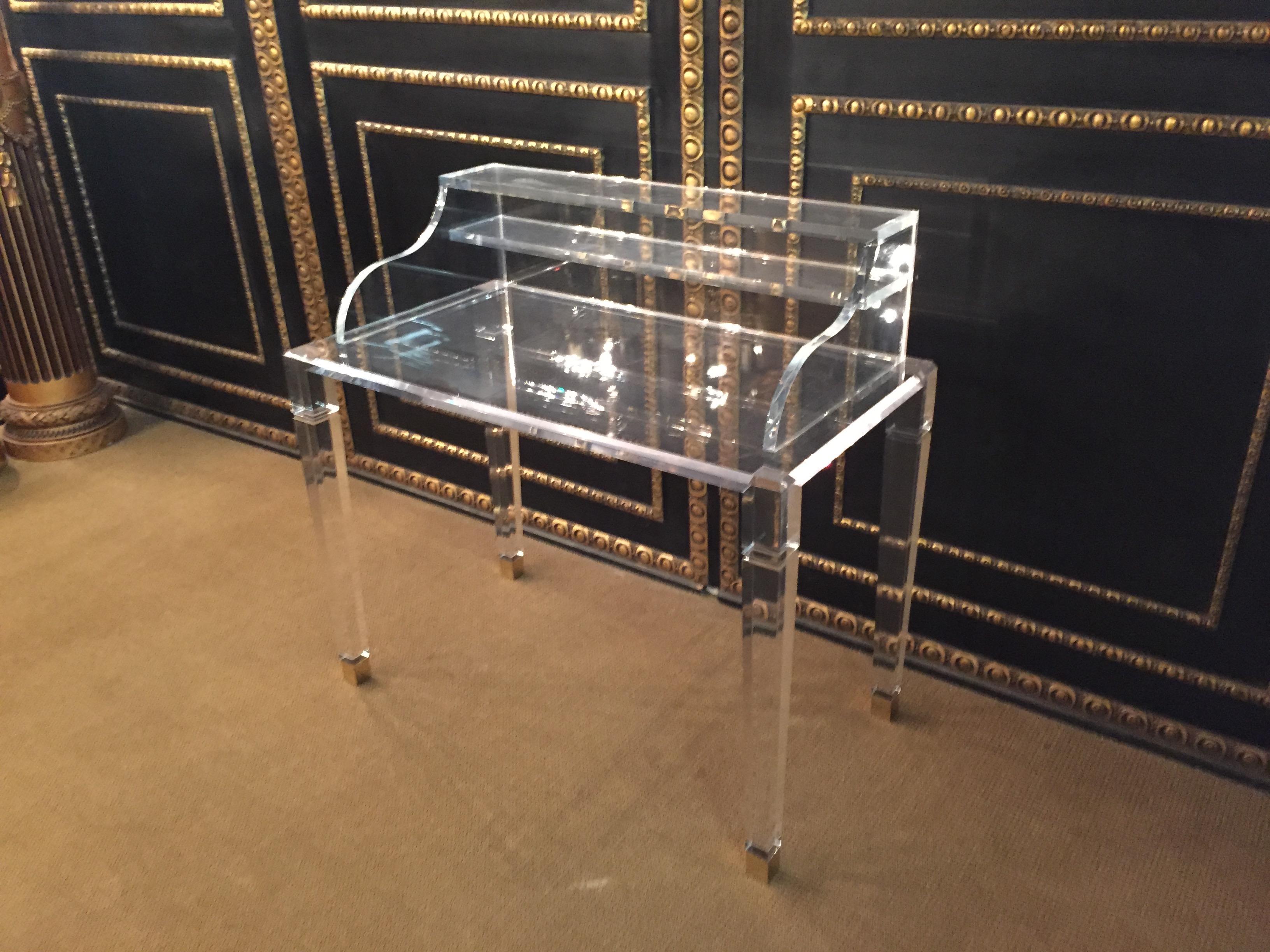 High quality acrylic desk stands on 4 high legs.
Made in Italy 