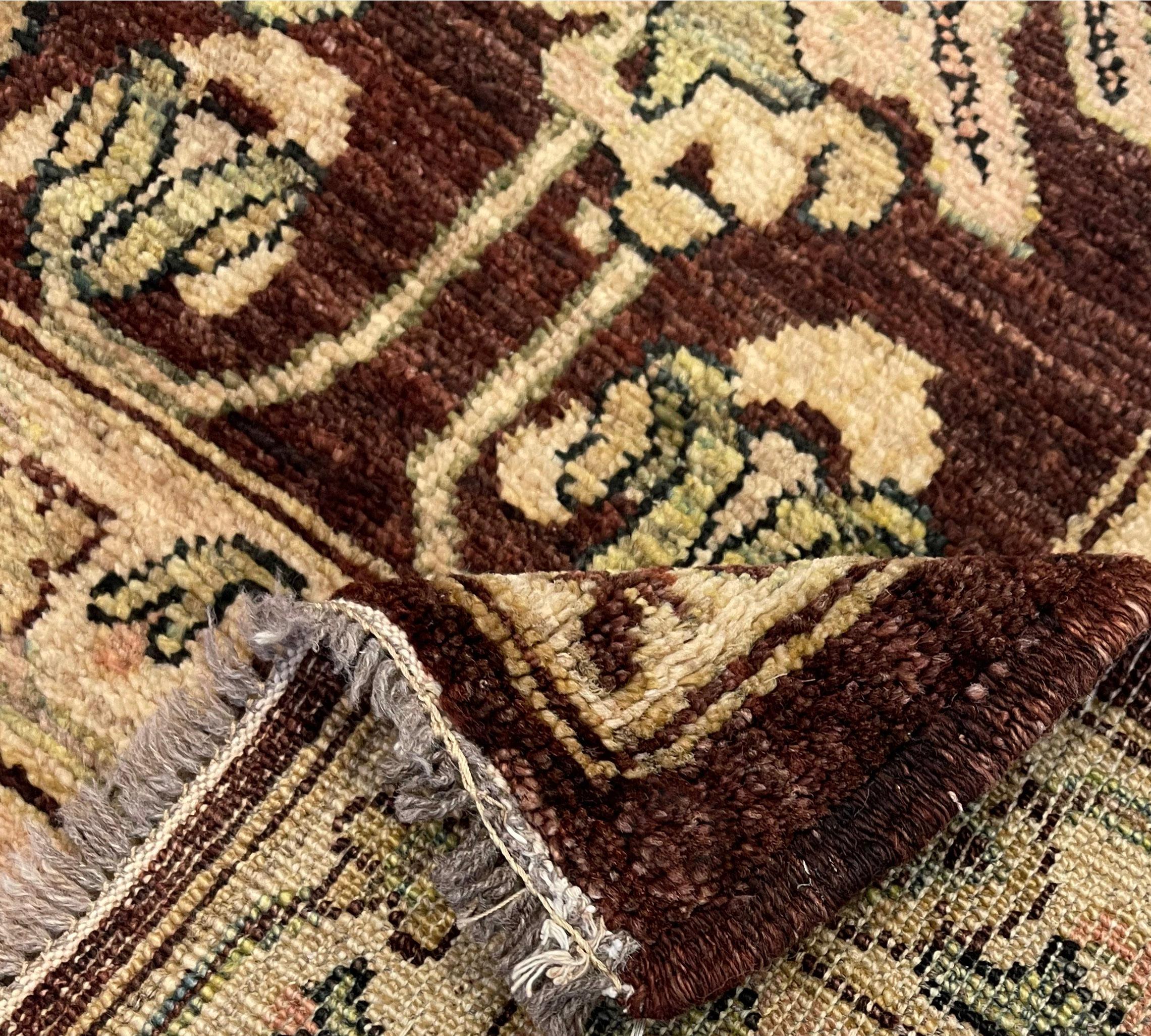 High Quality Agra Inspired Handwoven Wool Rug In New Condition For Sale In West Hollywood, CA